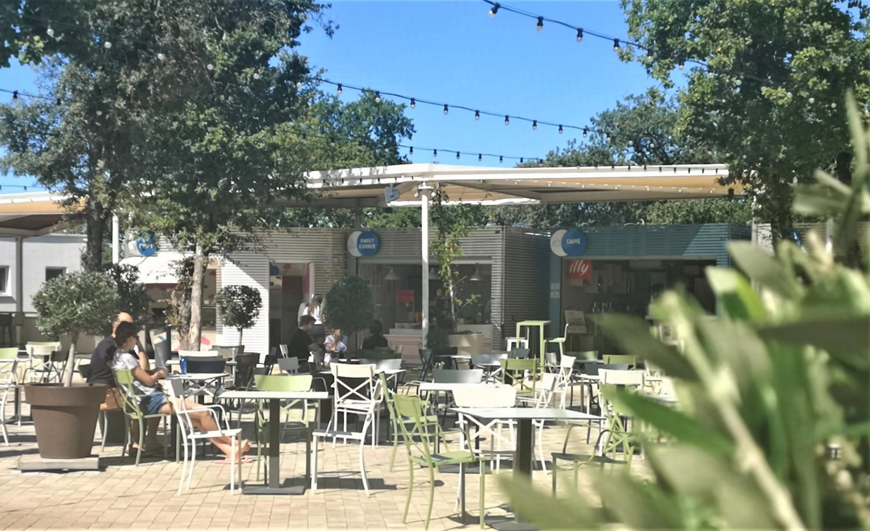 Restaurant/places to eat in West Coast Mobilhome with XXL Terrace