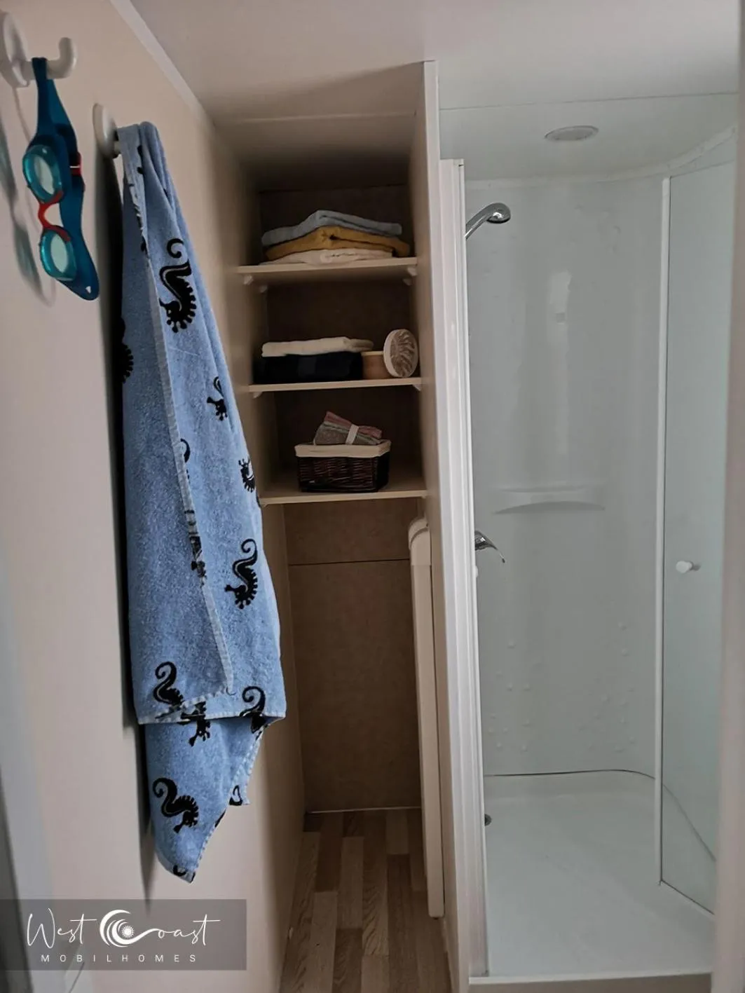 Bathroom in West Coast Mobilhome with XXL Terrace