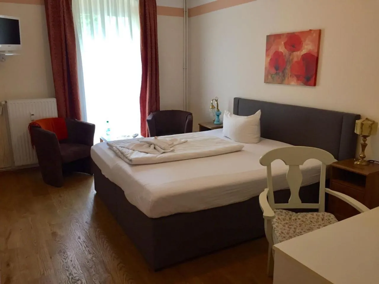 Photo of the whole room, Bed in Pension Tempelhof