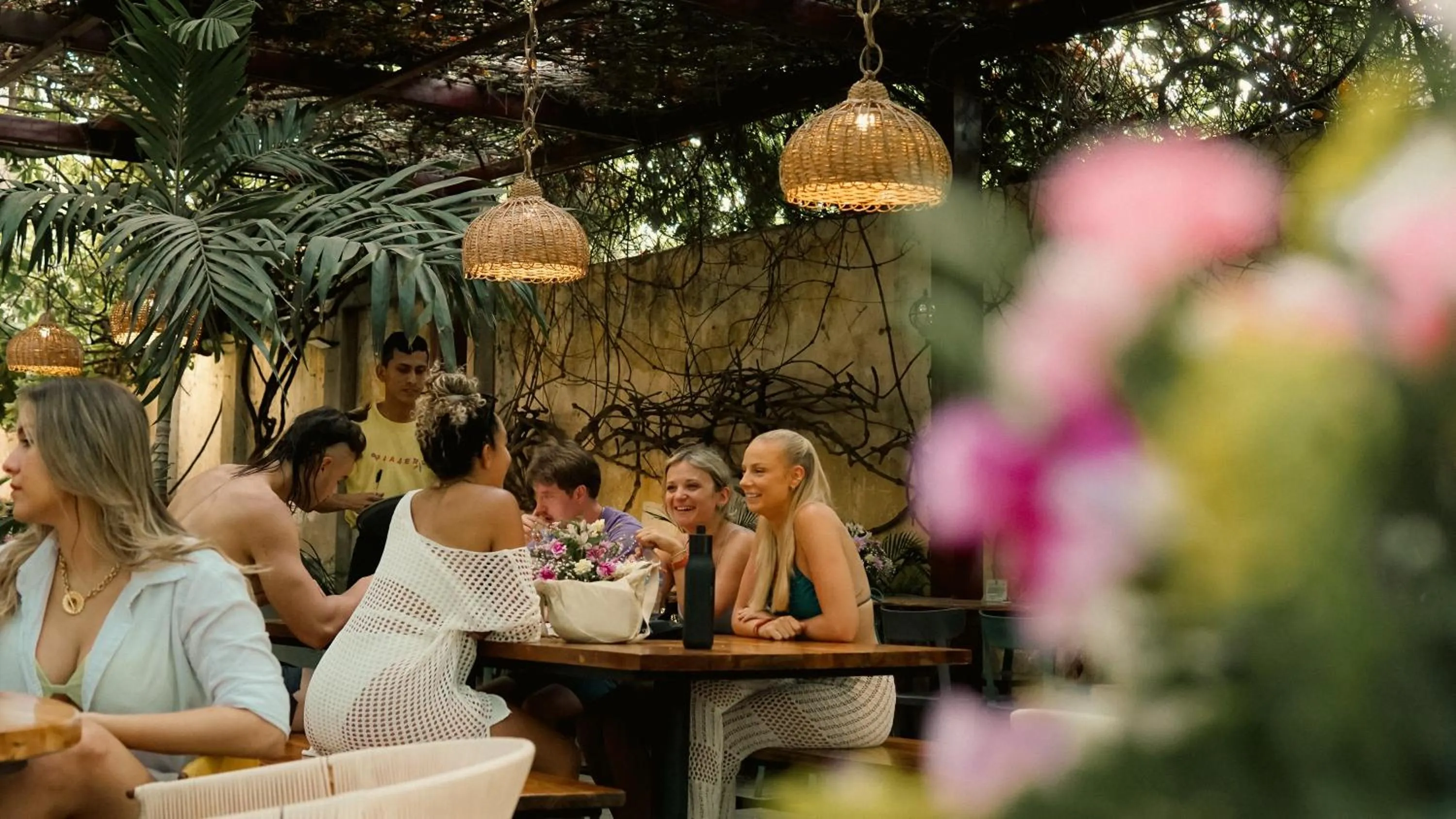 Restaurant/places to eat in Viajero Santa Marta Hostel