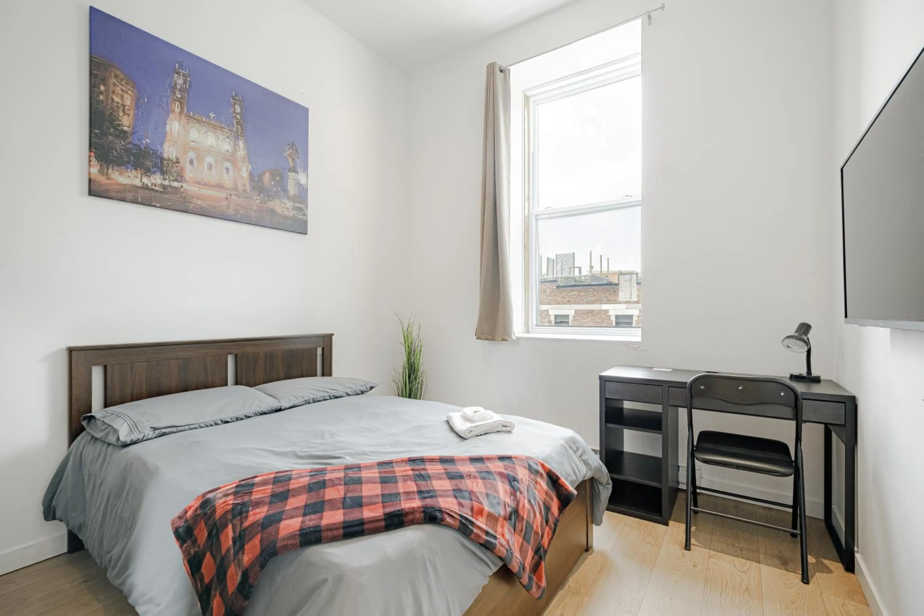 Bed in HoMa Homestay Hotel by Olympic Stadium Montreal Auberge-Hostel