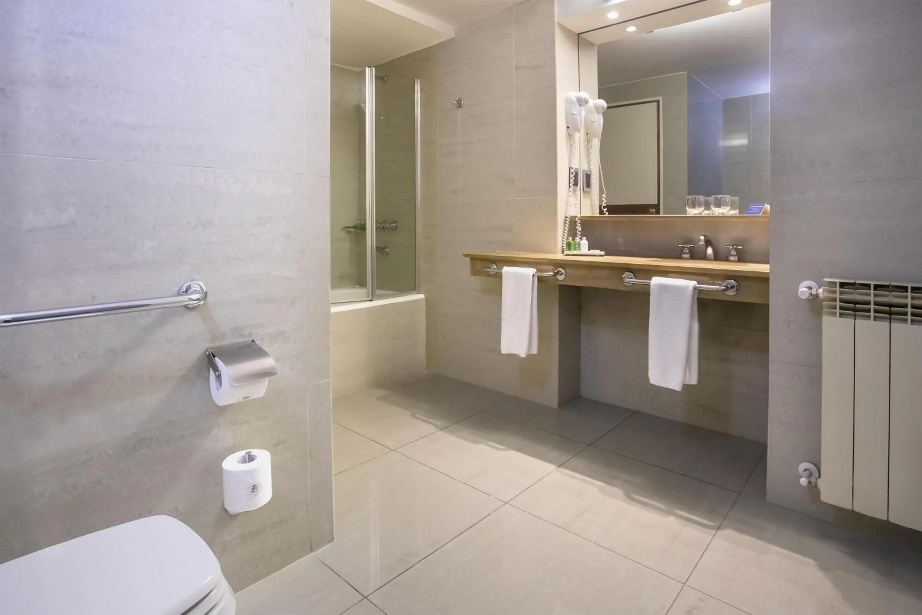 Bathroom in NH Bariloche Edelweiss