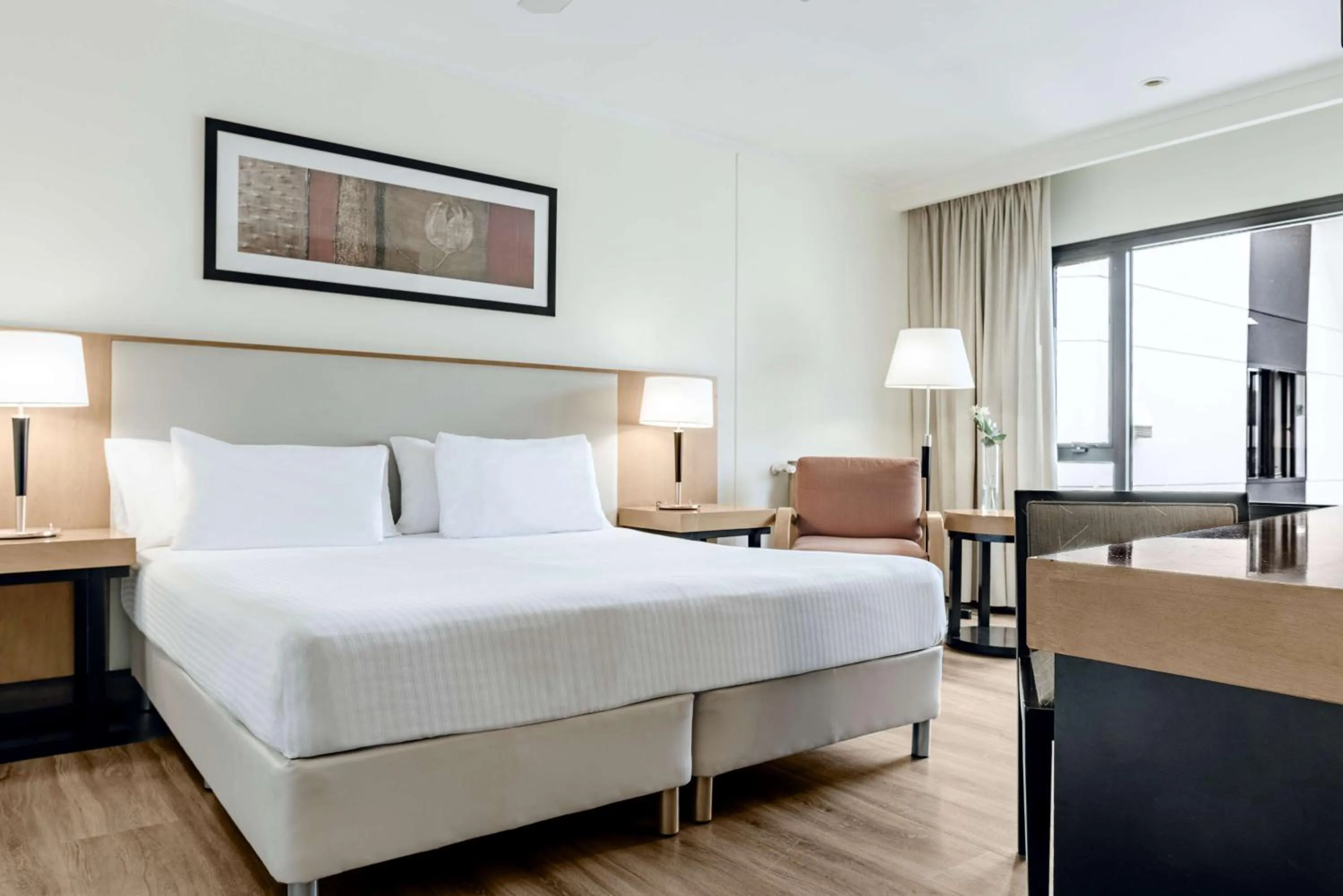 Photo of the whole room, Bed in NH Bariloche Edelweiss