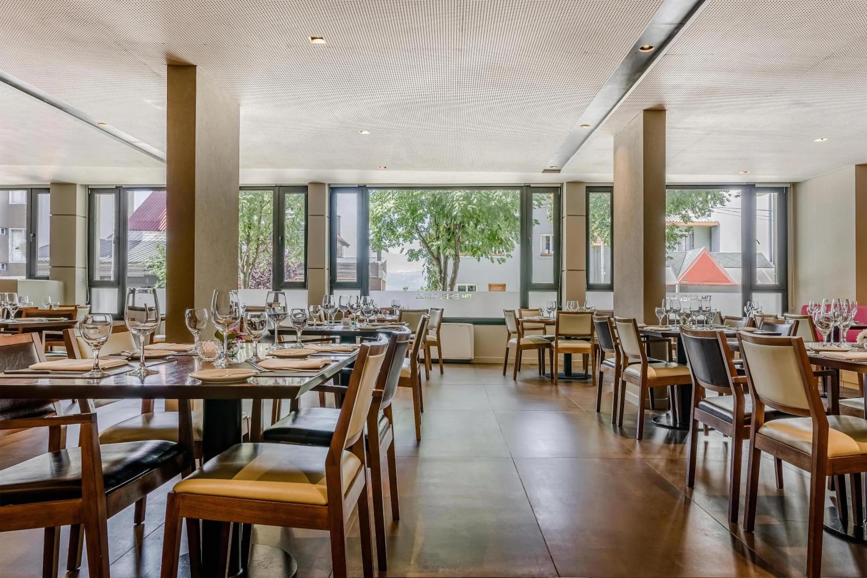 Restaurant/places to eat in NH Bariloche Edelweiss