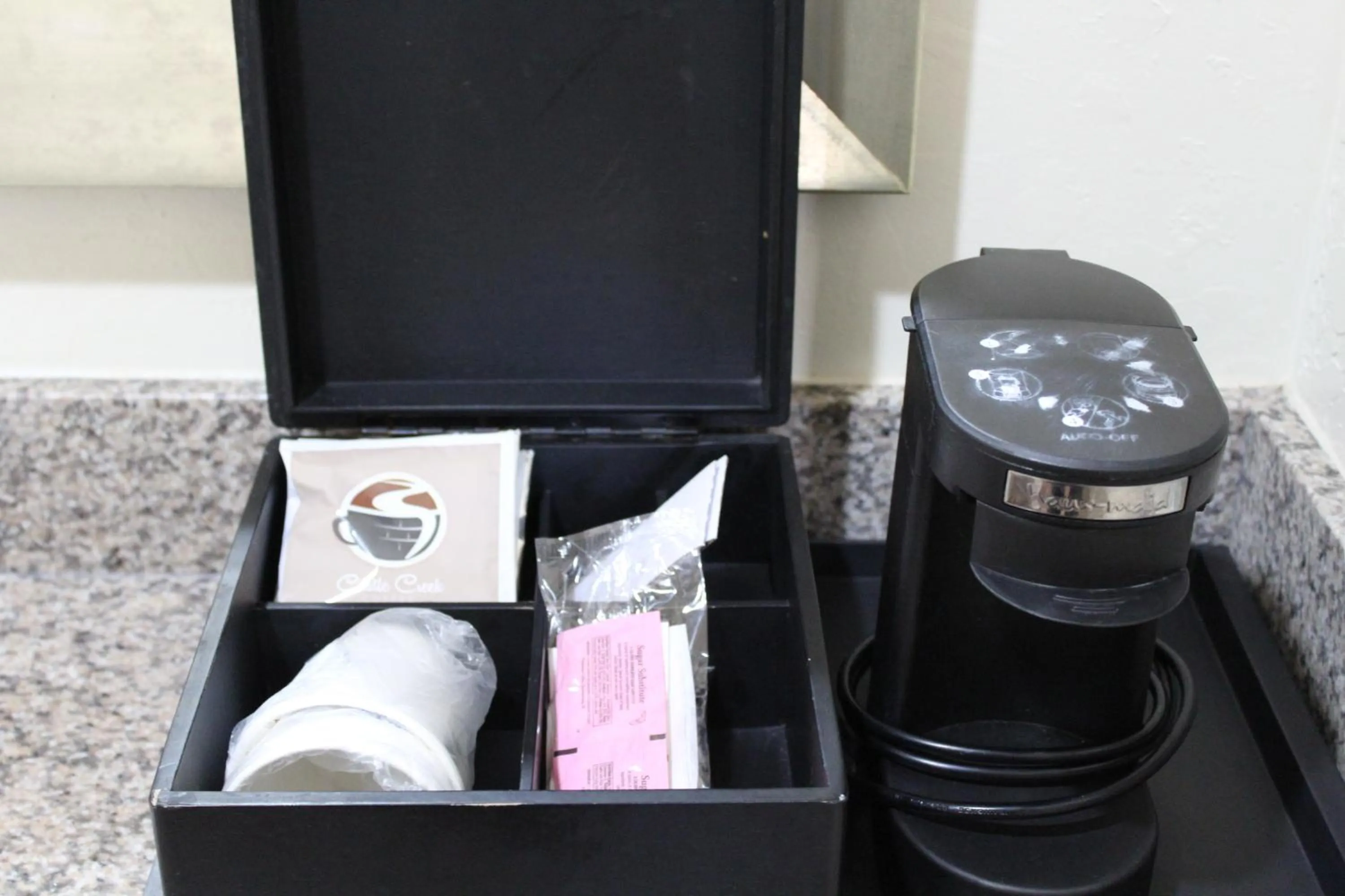 Coffee/tea facilities in Travelodge by Wyndham Florida City/Homestead/Everglades