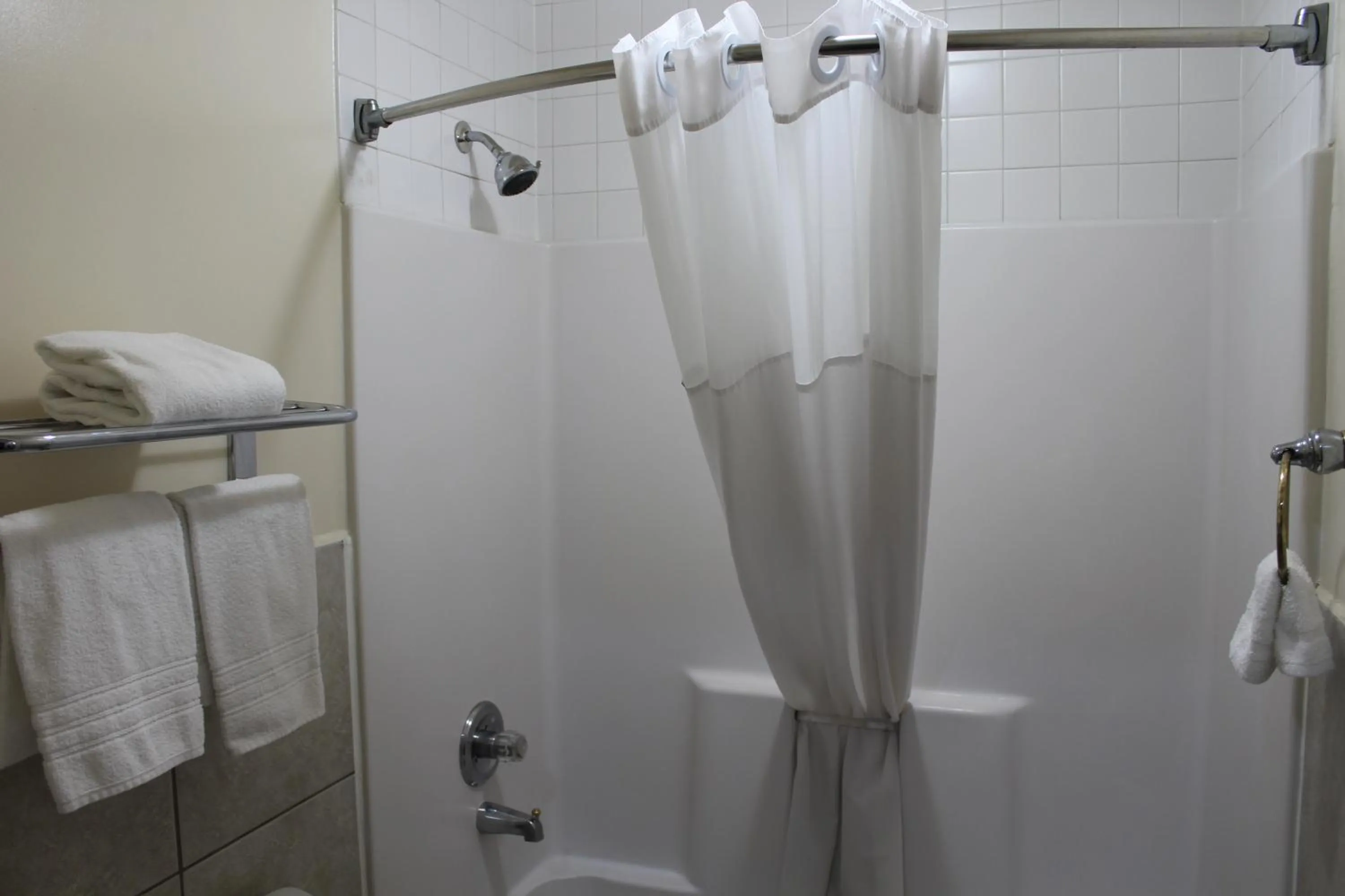 Shower in Travelodge by Wyndham Florida City/Homestead/Everglades