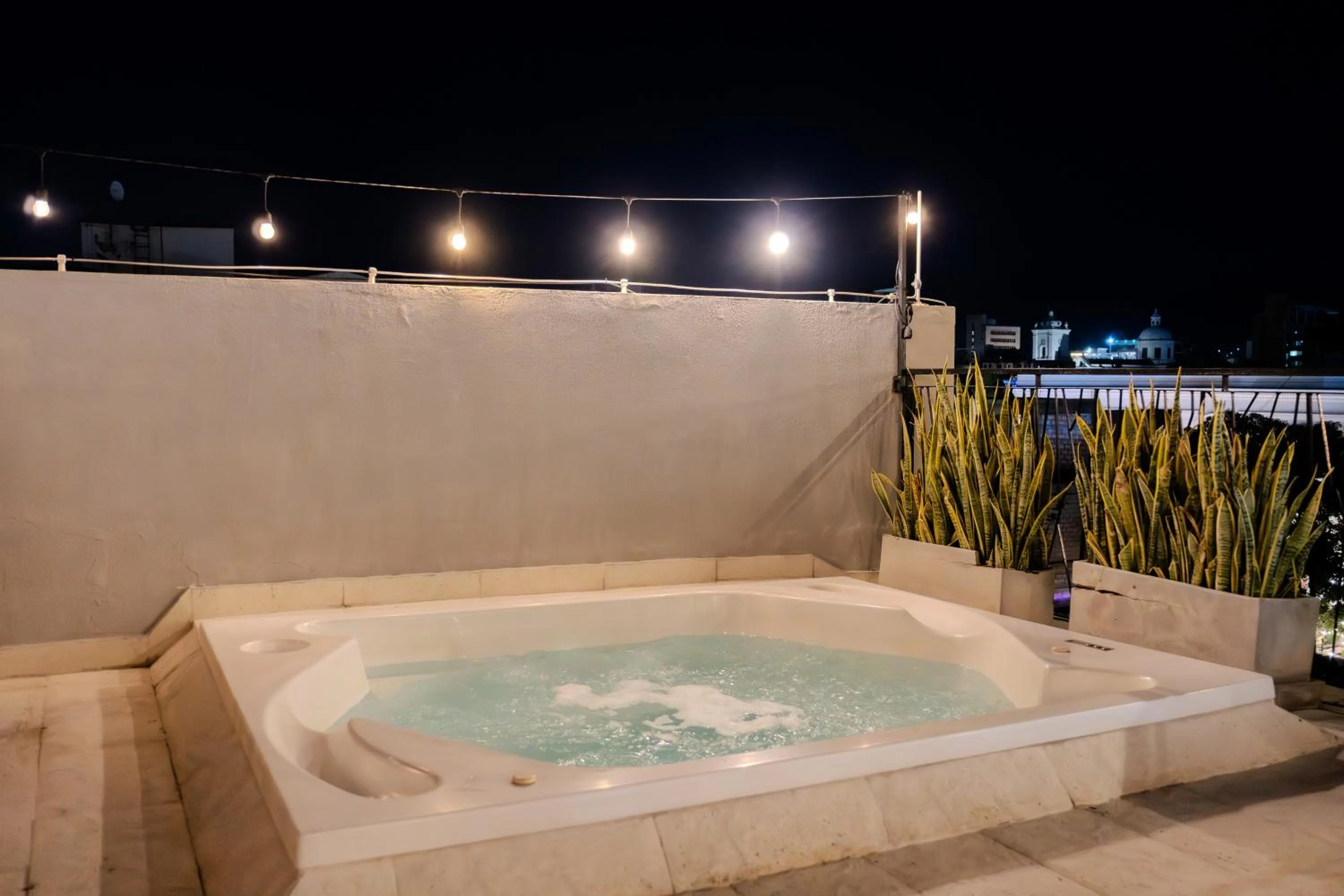 Hot Tub in Hotel Boutique Maree