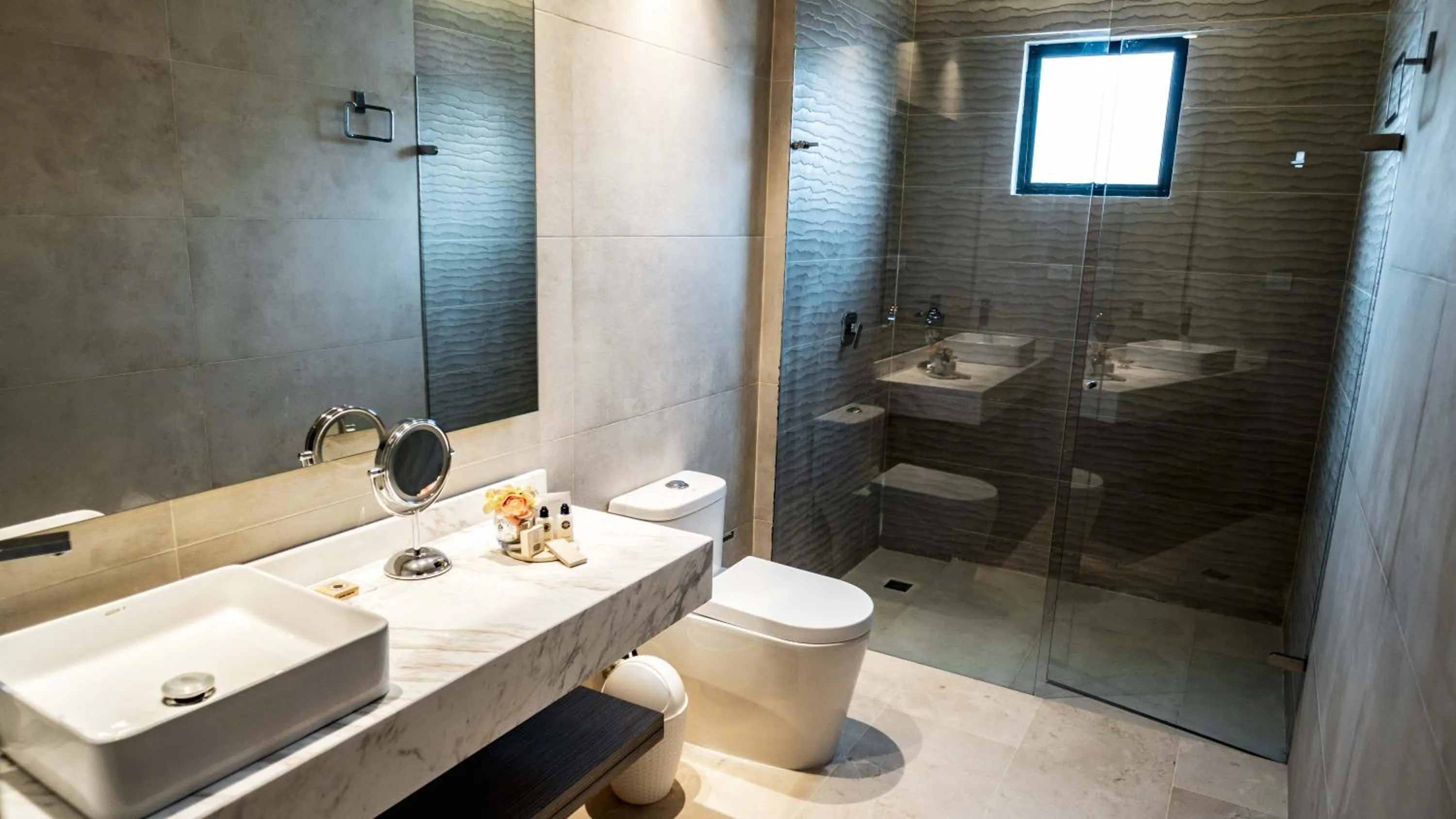 Shower in Alko Hotel Cotona