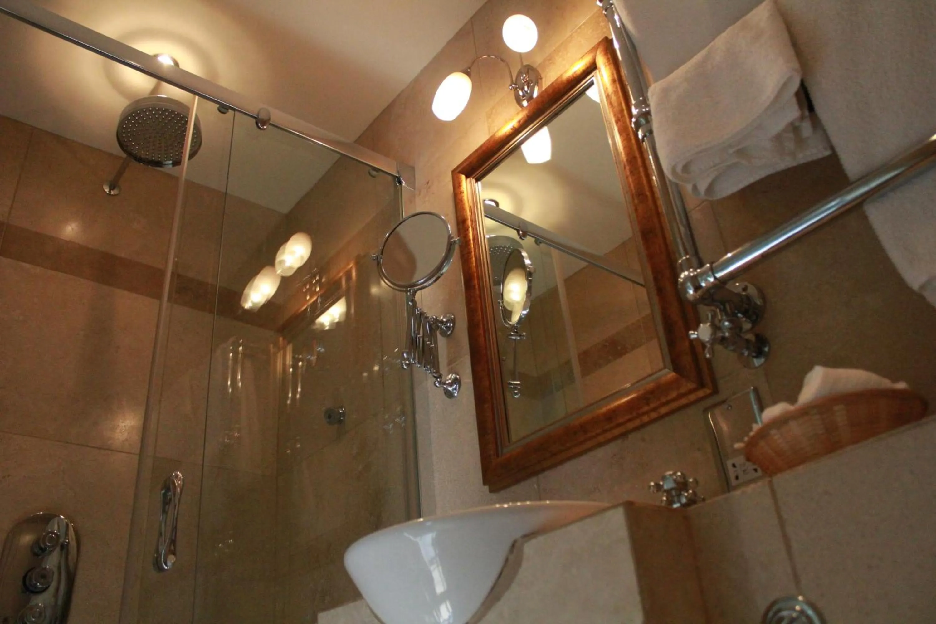 Bathroom in Roman Camp Country House Hotel