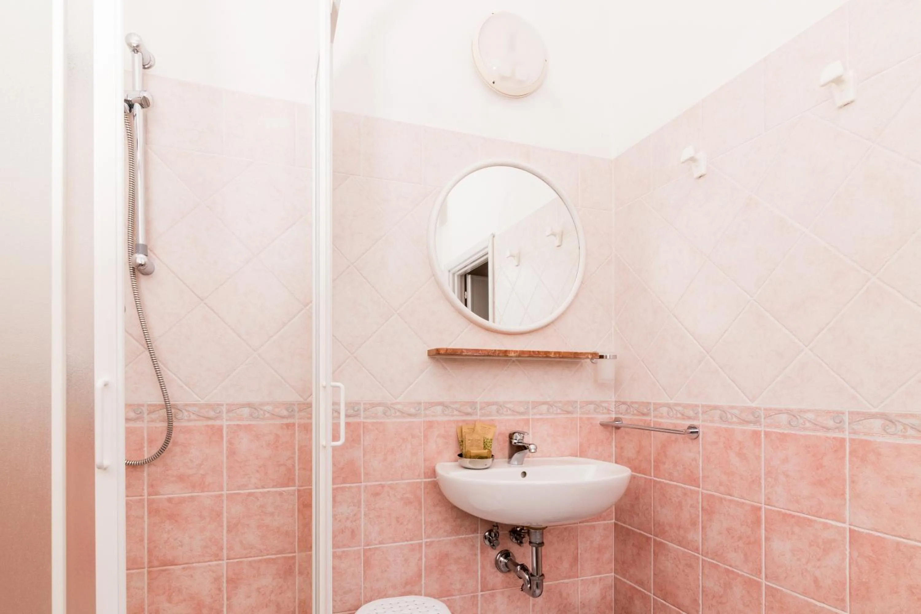 Bathroom in Hotel Lydia