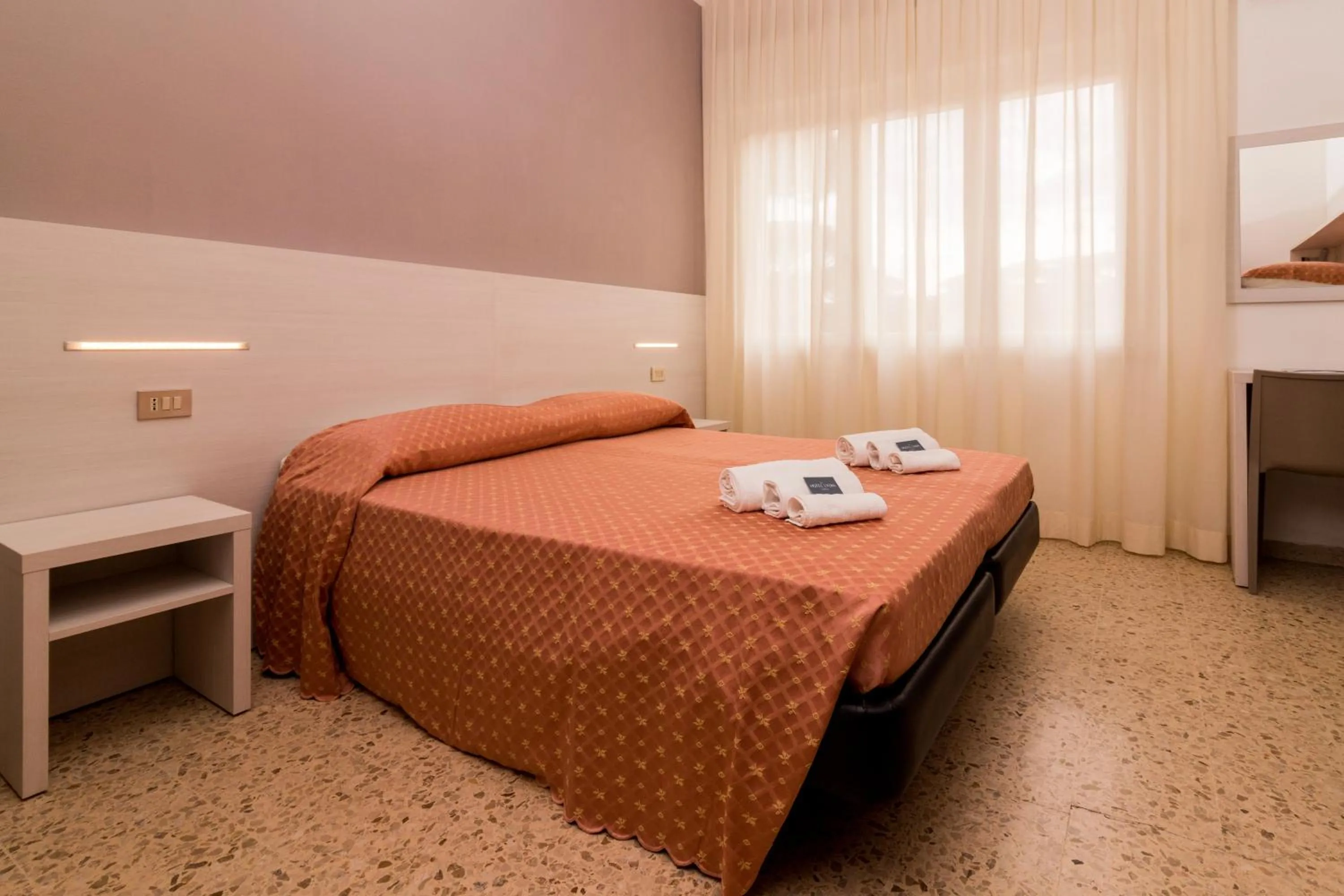 Bedroom, Bed in Hotel Lydia