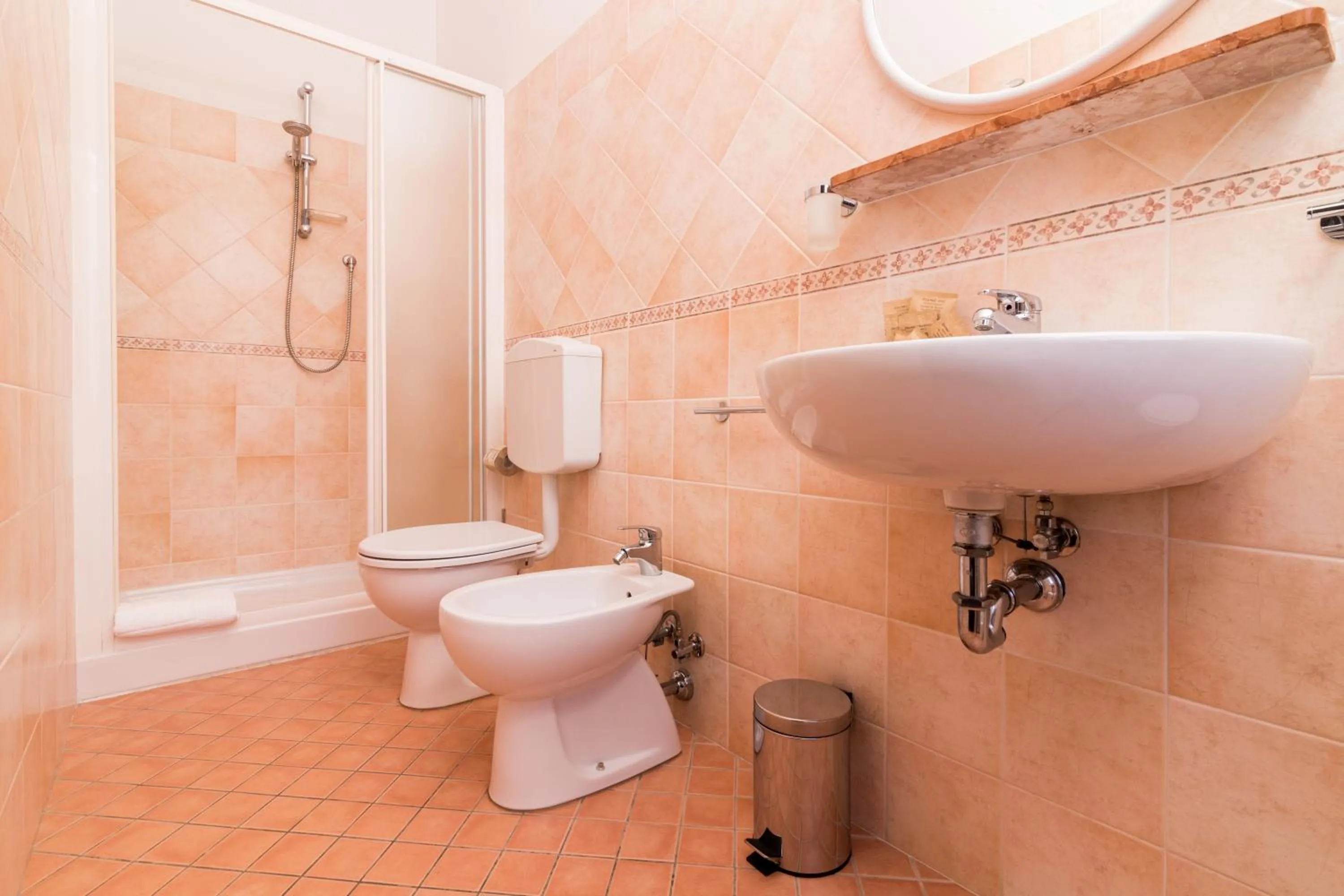 Bathroom in Hotel Lydia