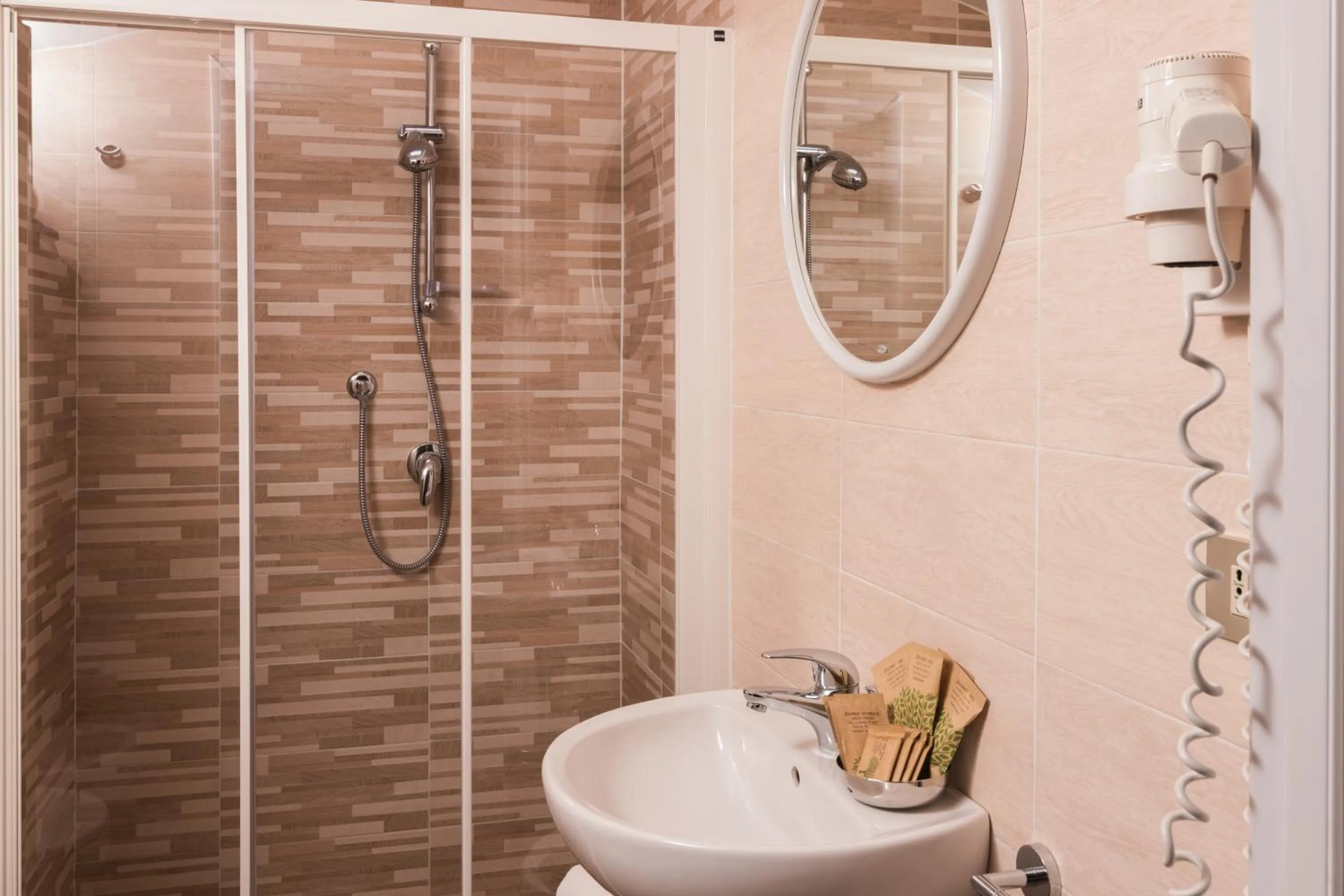 Toilet in Hotel Lydia