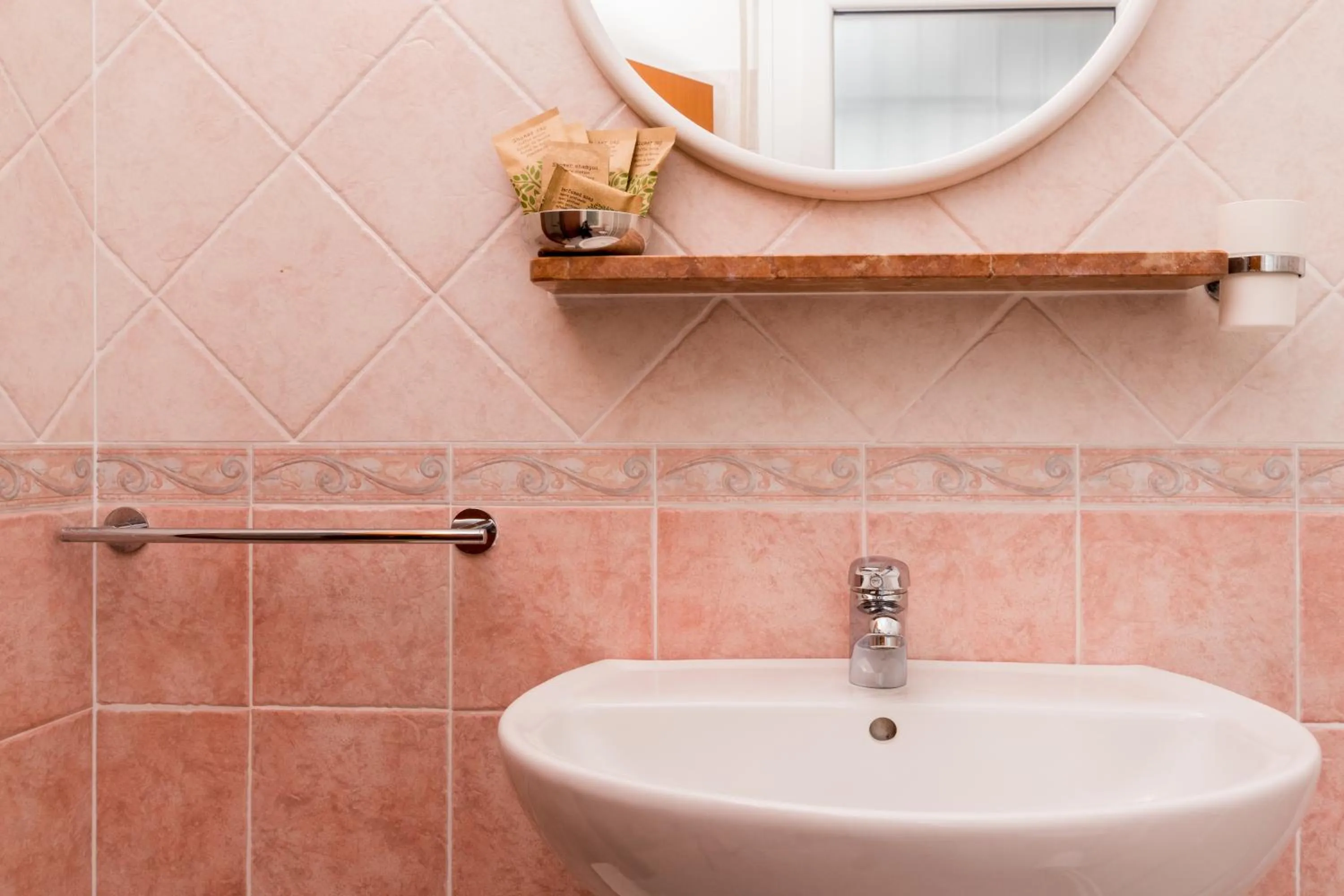 Toilet in Hotel Lydia