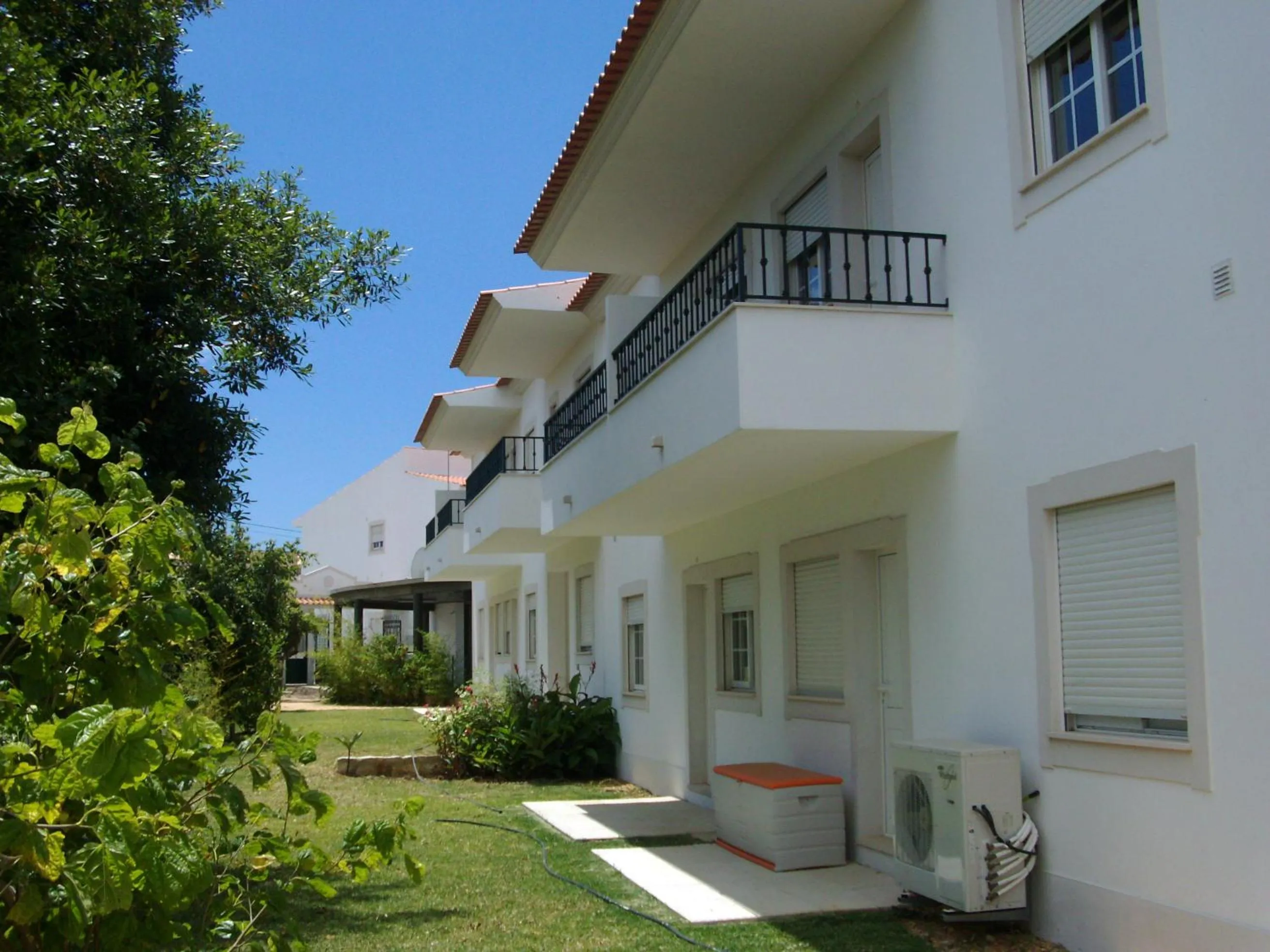 Property building in Albufeira 2 bedroom apartment 5 min from Falesia beach and close to center I
