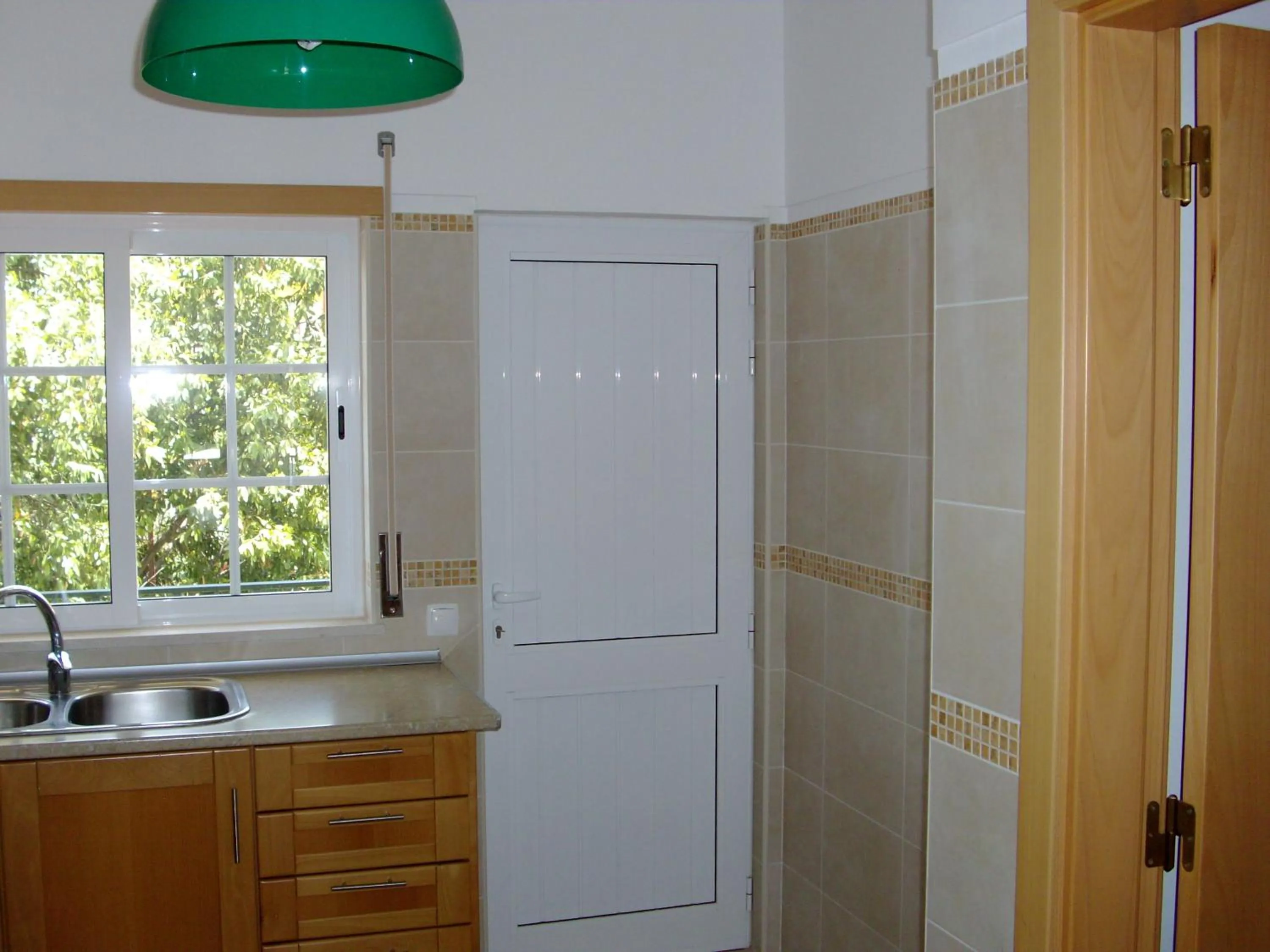 kitchen in Albufeira 2 bedroom apartment 5 min from Falesia beach and close to center I