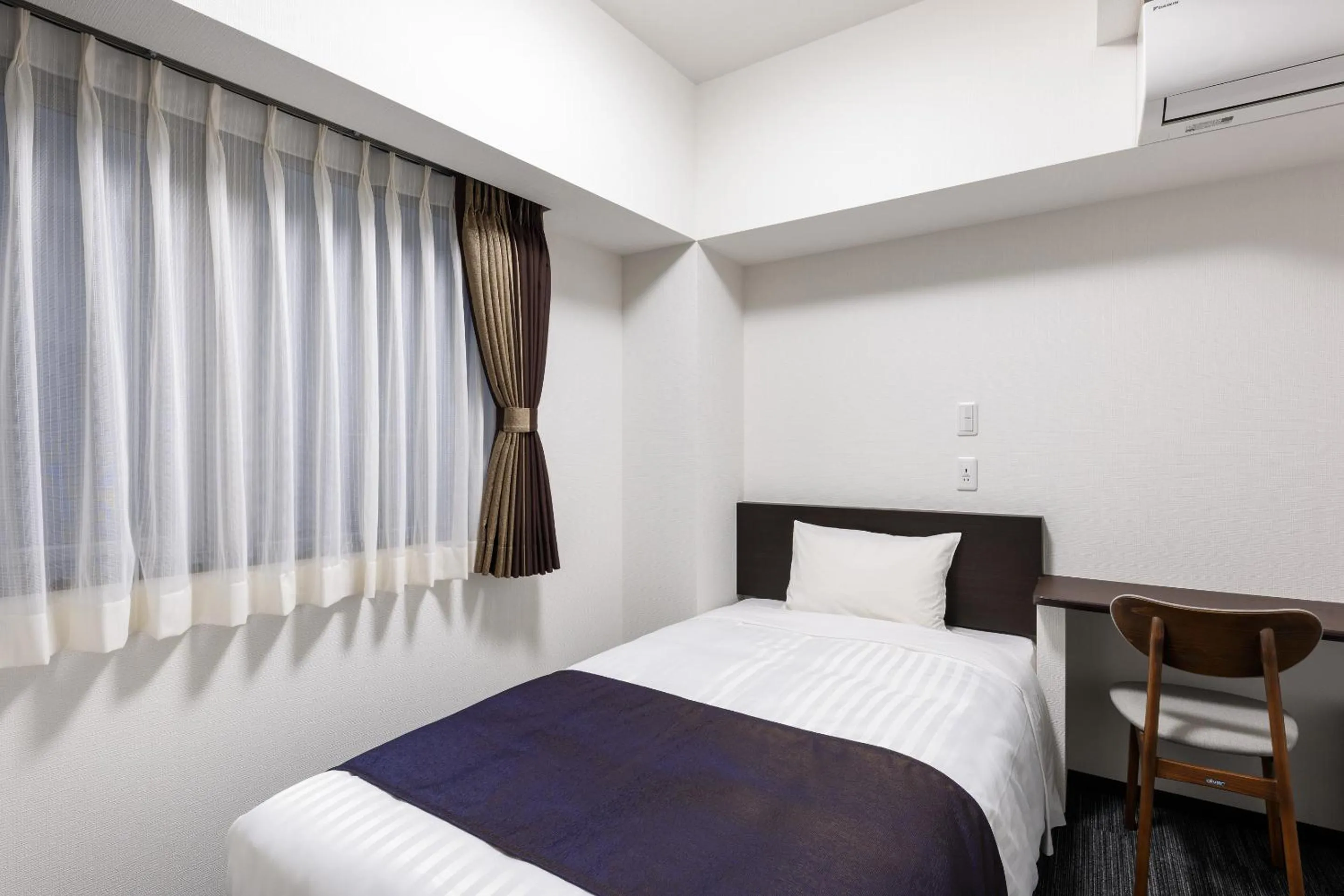 Bedroom, Bed in Shinbashi Urban Hotel