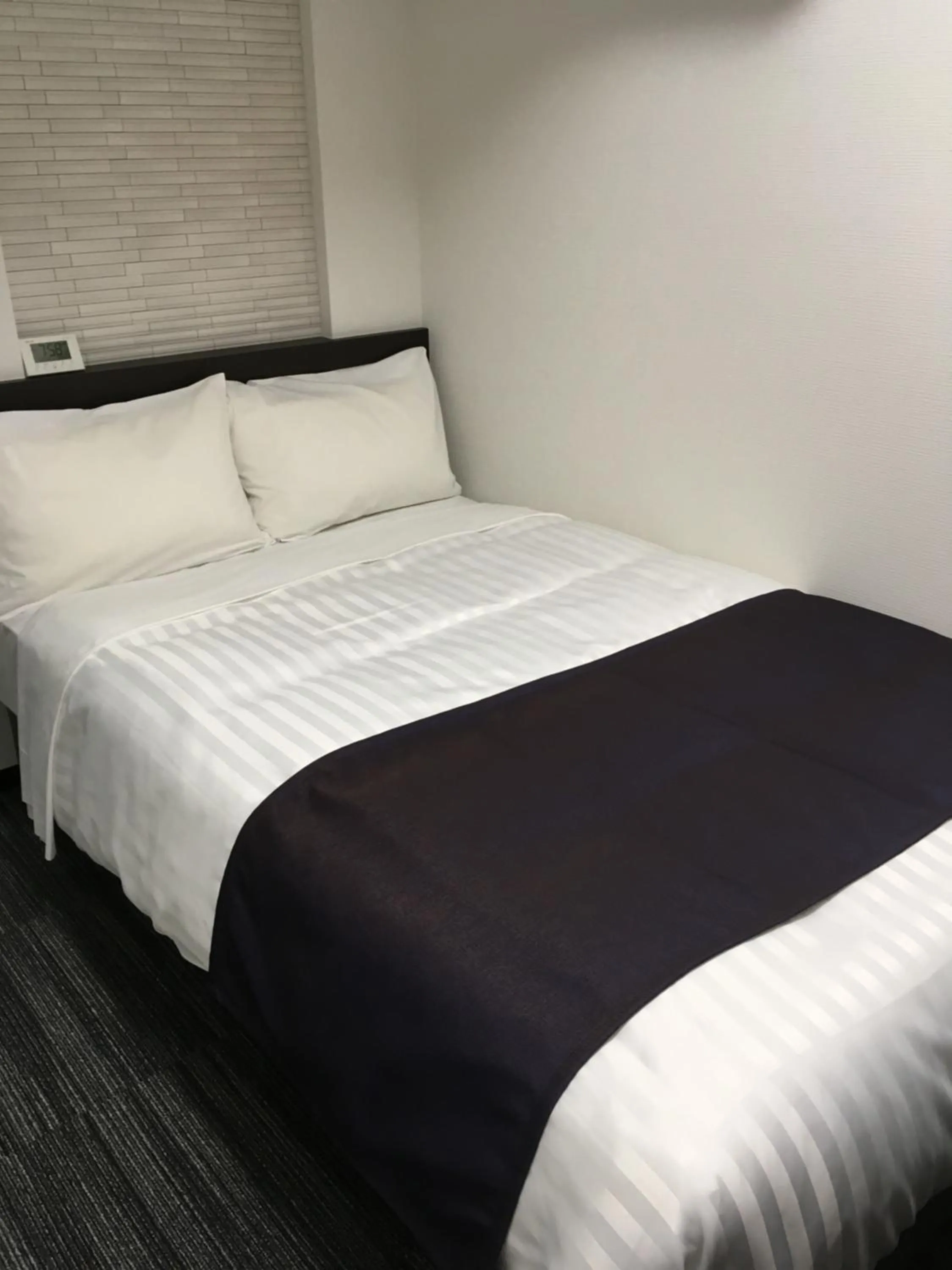 Bedroom, Bed in Shinbashi Urban Hotel