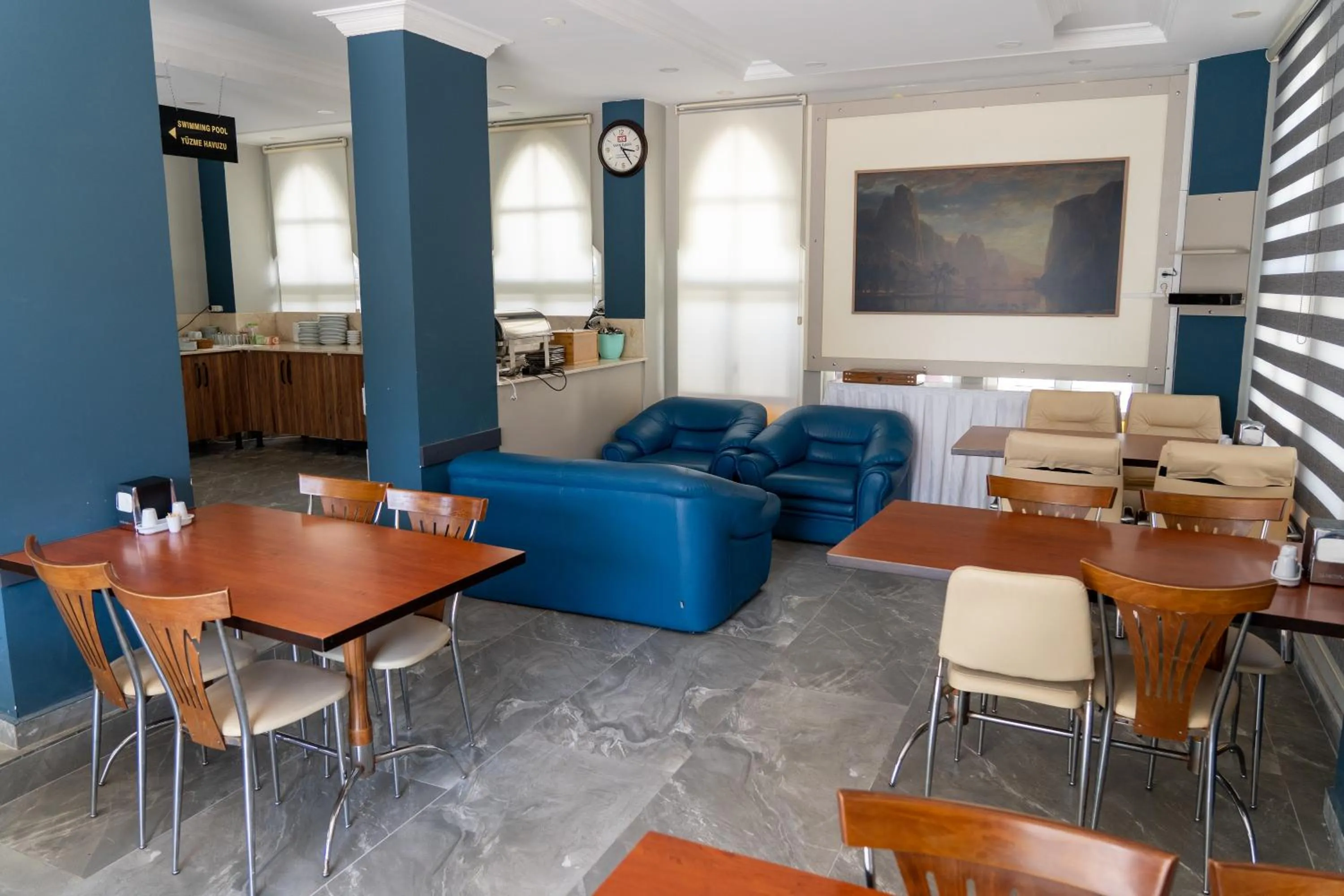 Restaurant/places to eat in Eroglu City Hotel