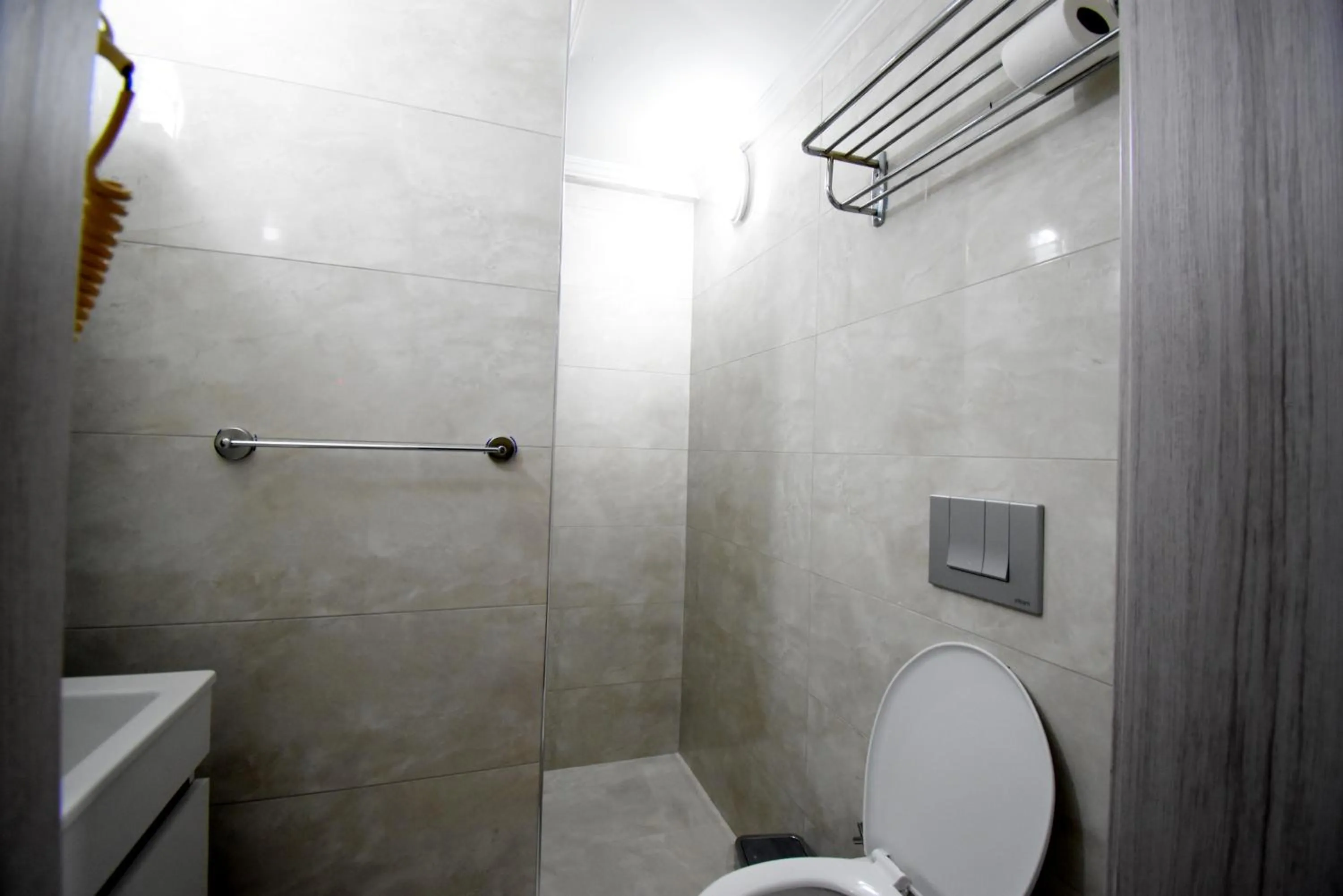 Shower in Eroglu City Hotel