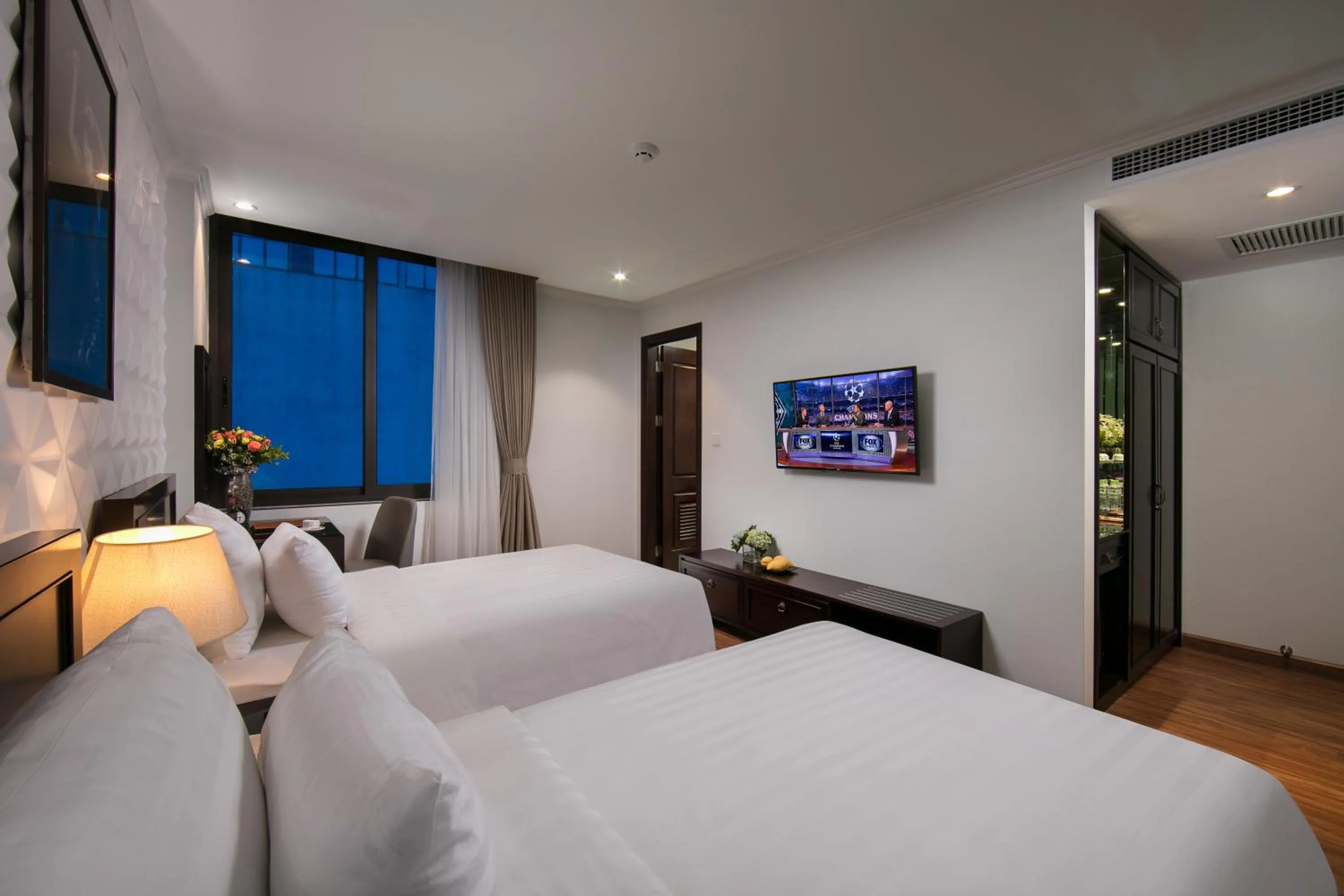 Bed in Hotel De La Seine