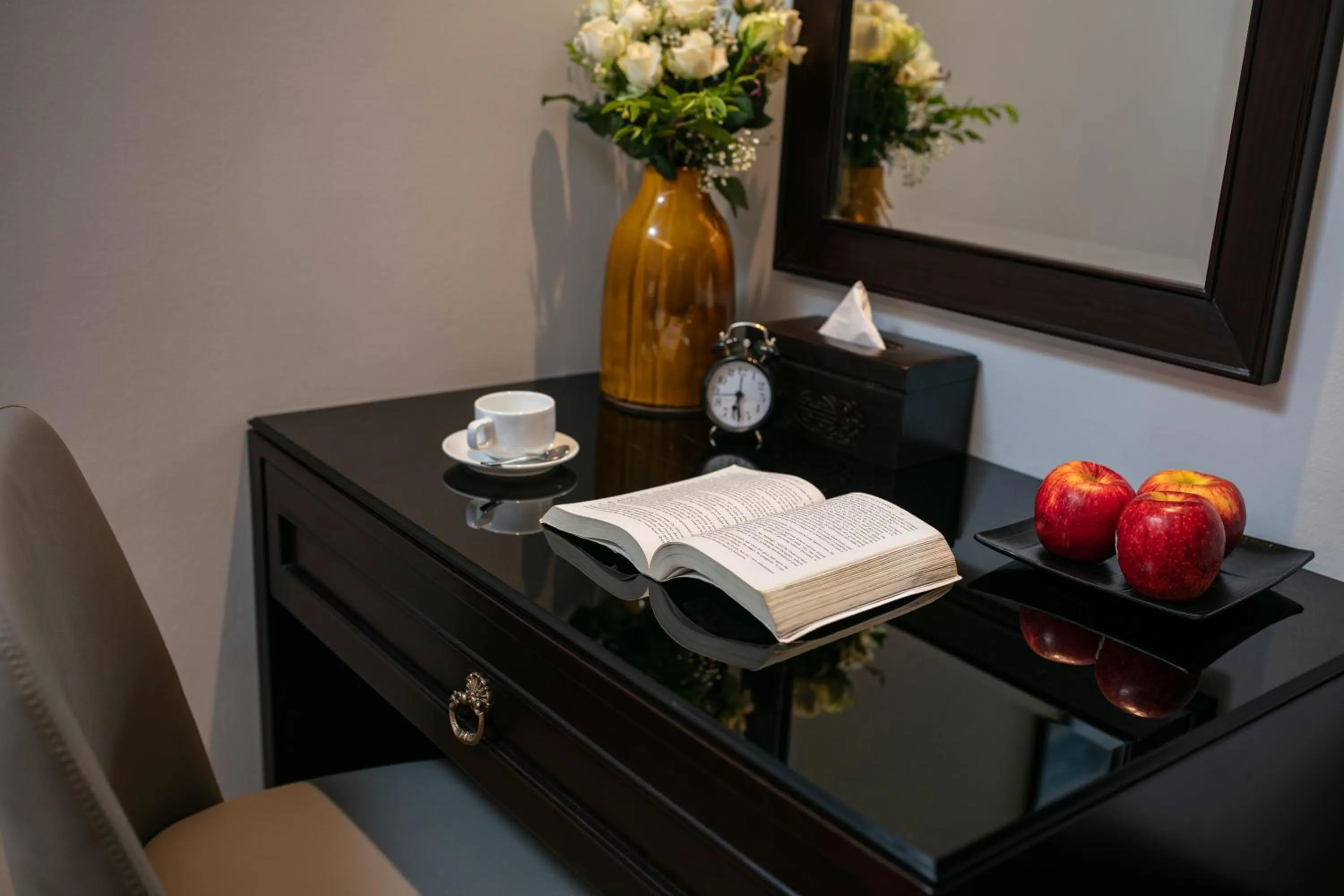 hair dresser in Hotel De La Seine