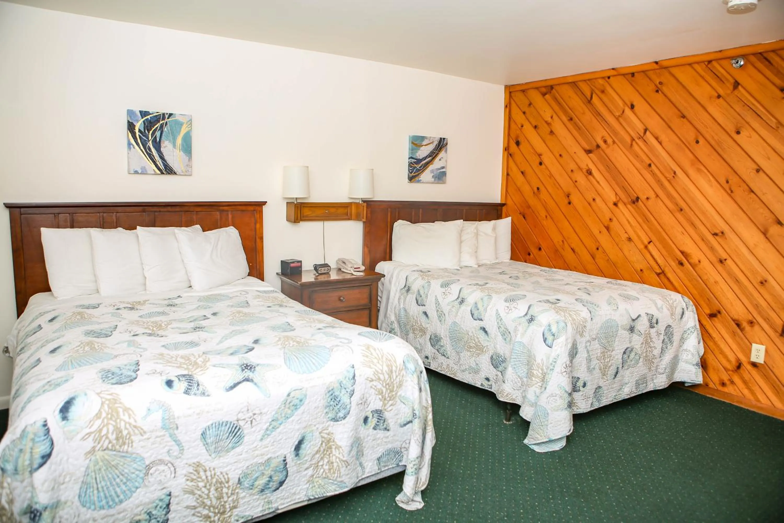 Bed in Waterside Inn