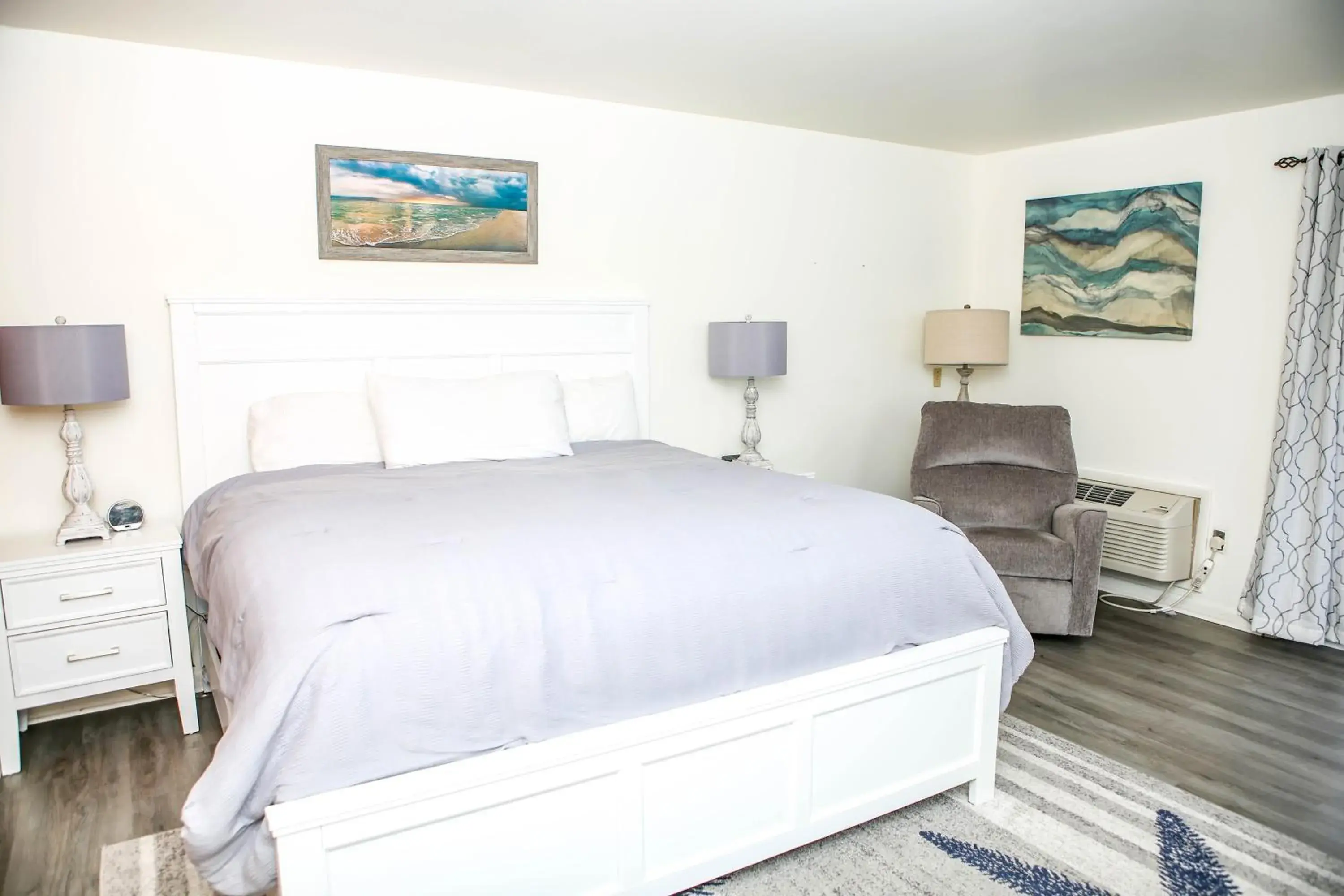 Deluxe King Suite in Waterside Inn Deluxe King Suite in Waterside Inn