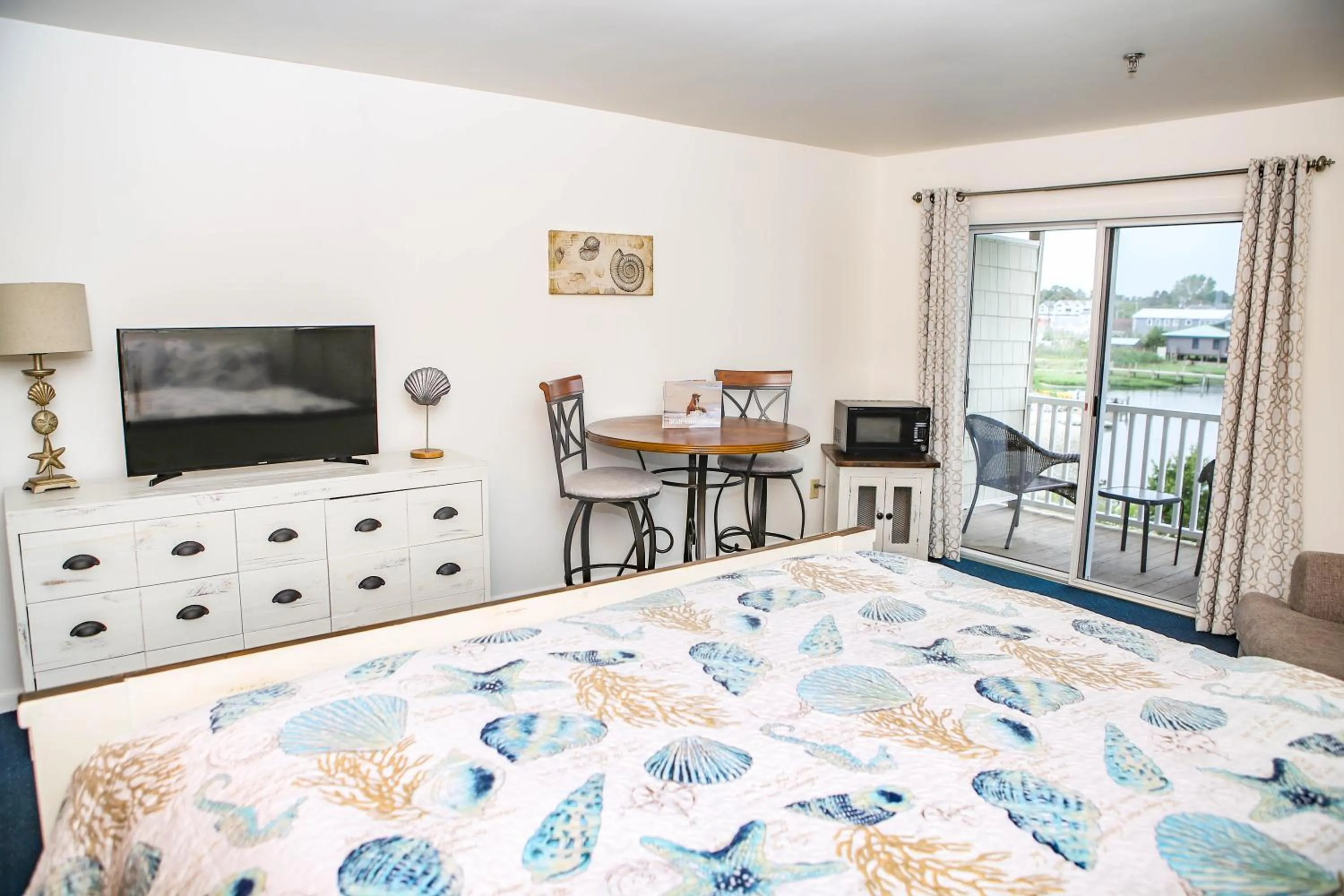 Bed in Waterside Inn