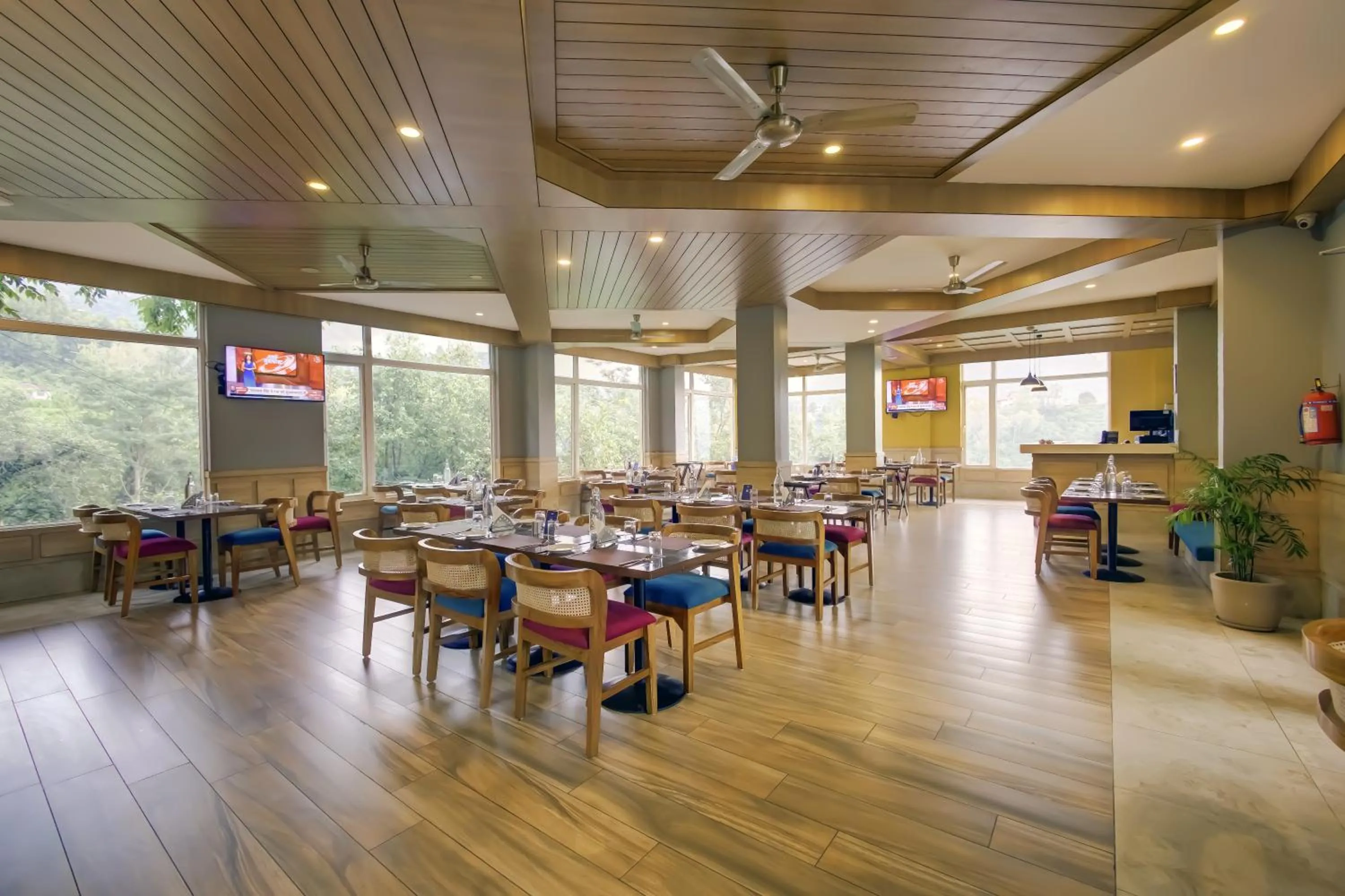 Restaurant/places to eat in Cygnett Resort Mountain Breeze