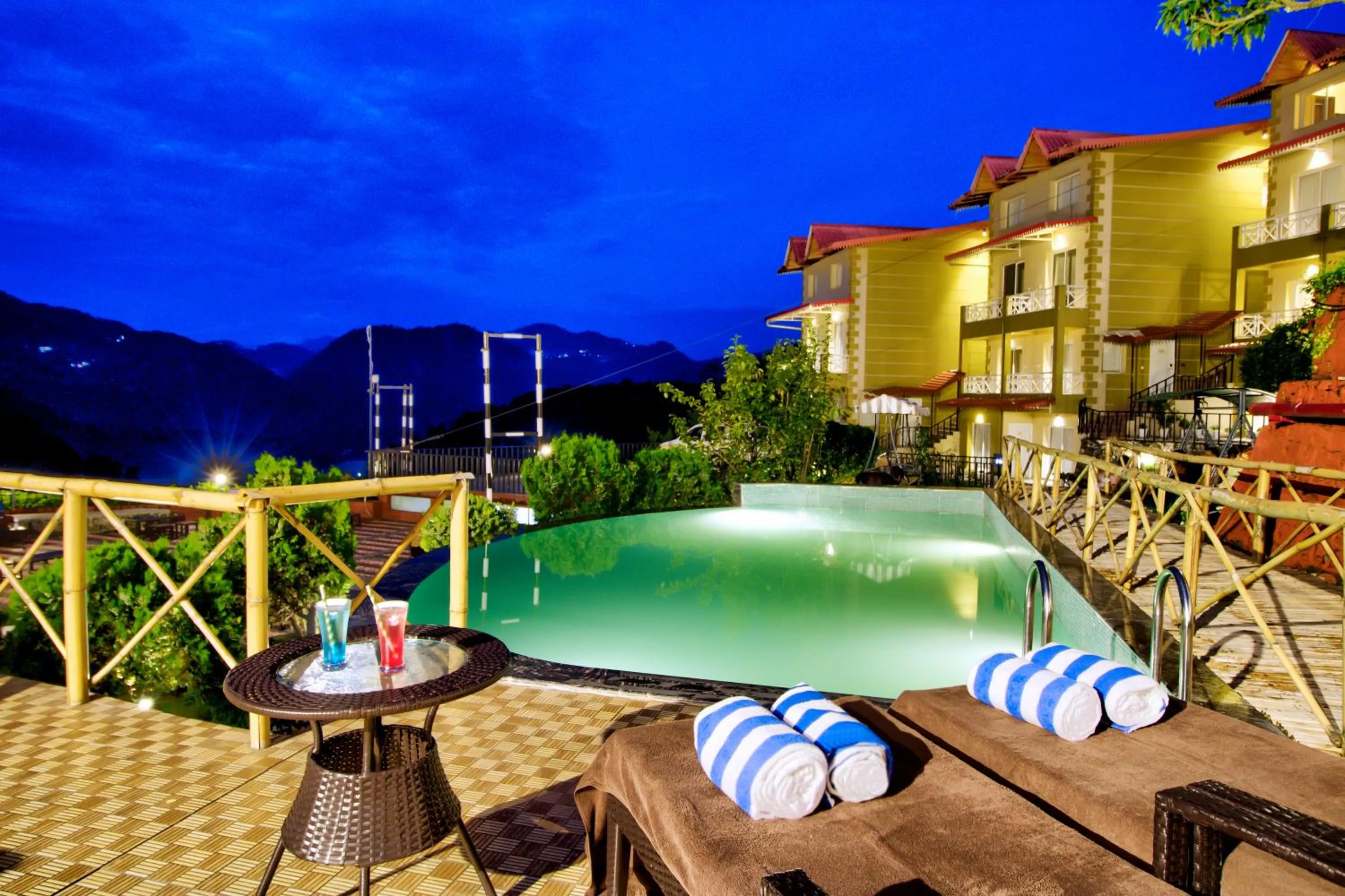 Swimming pool in Cygnett Resort Mountain Breeze