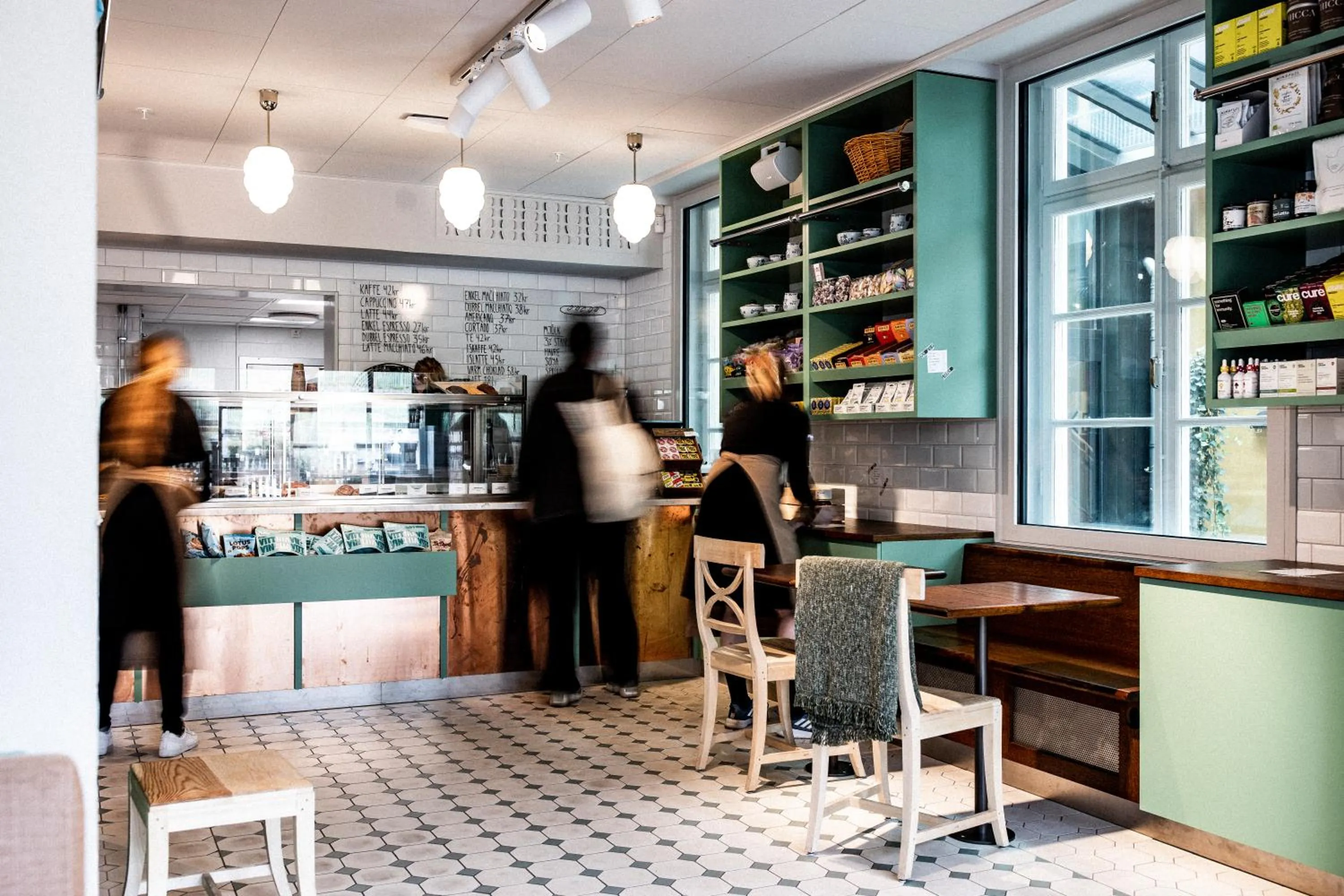 On-site shops, Restaurant/Places to Eat in Pop House Hotel