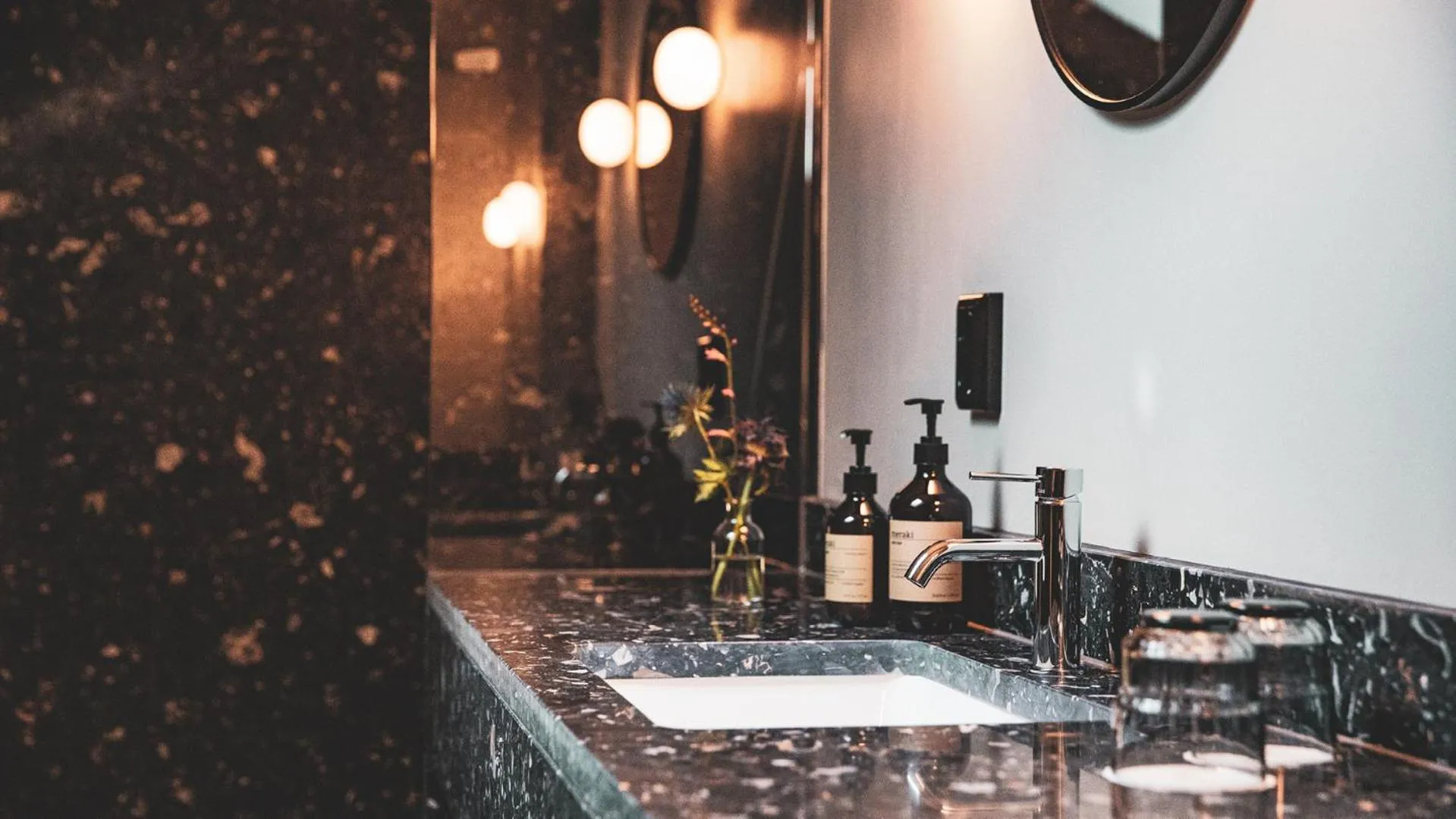 Bathroom in Pop House Hotel