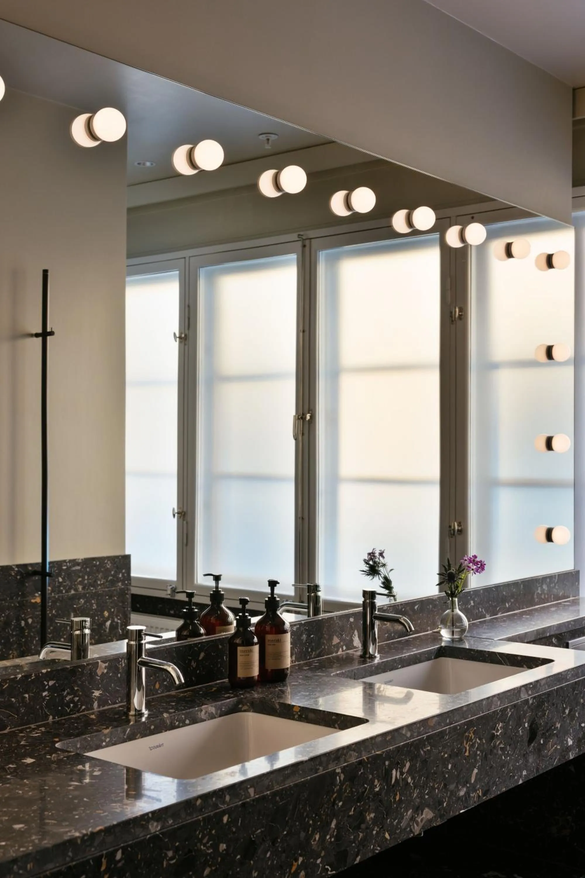 Bathroom in Pop House Hotel