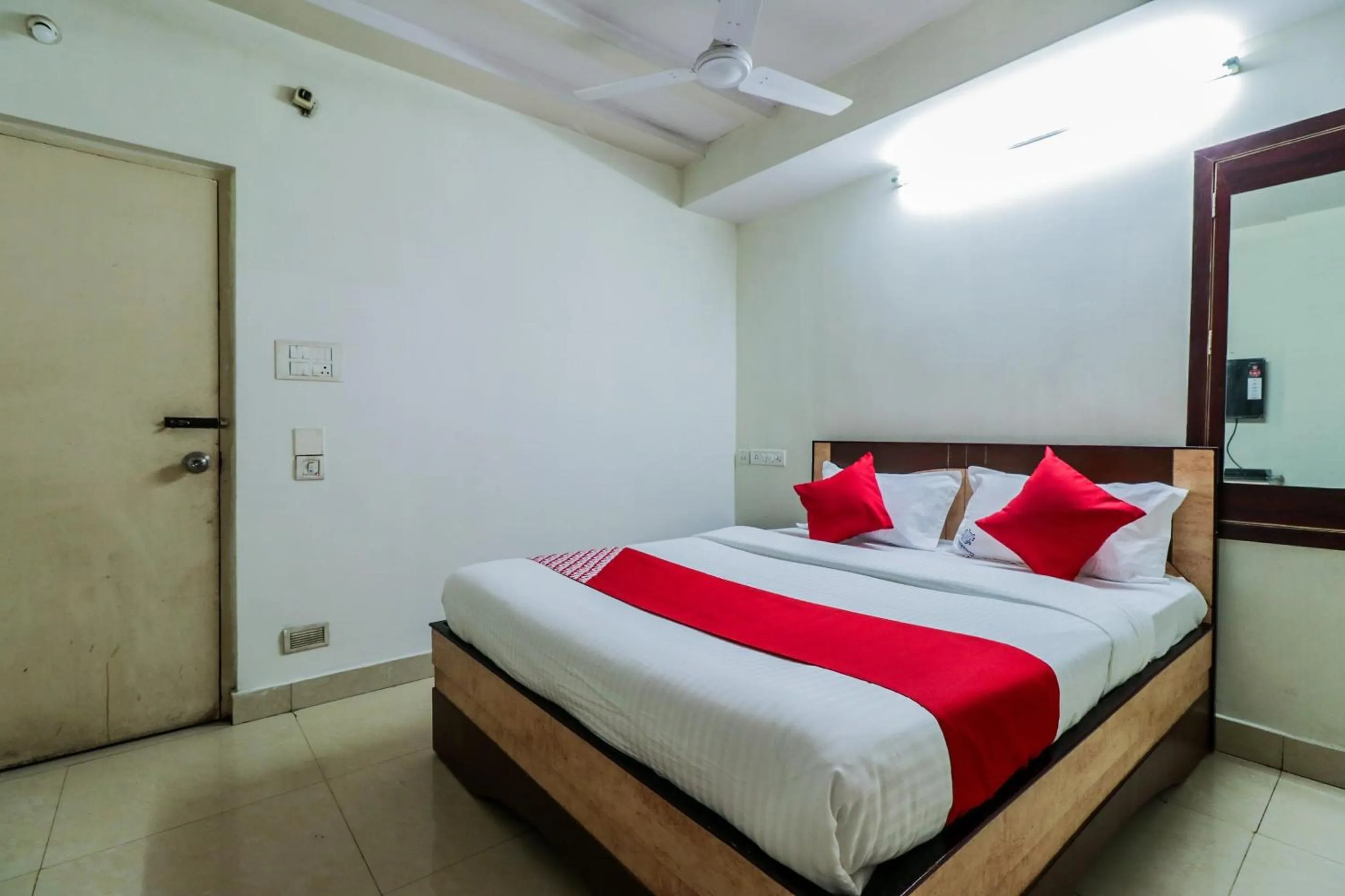 Bedroom, Bed in Hotel O Parnasala Princely