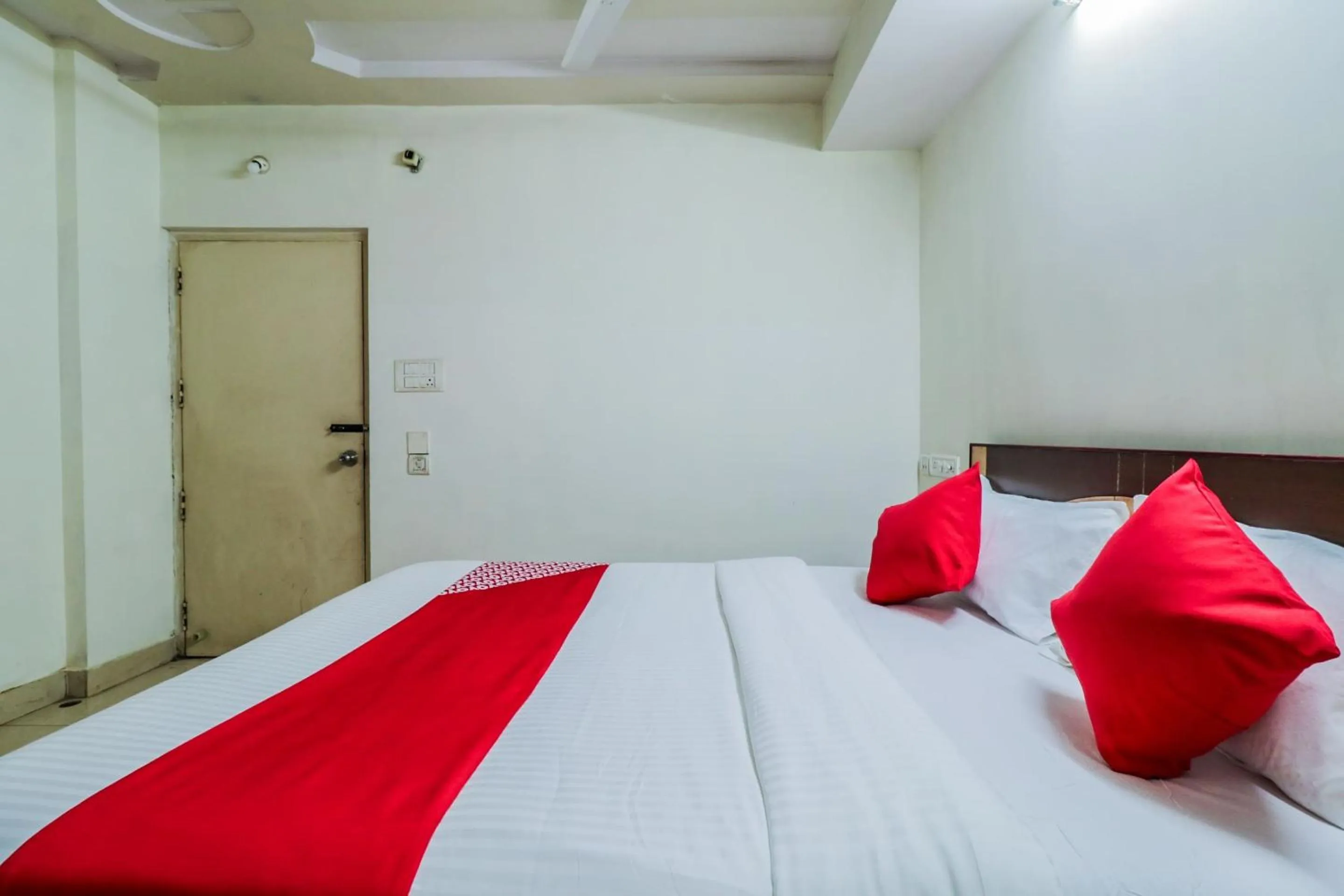 Bedroom, Bed in Hotel O Parnasala Princely