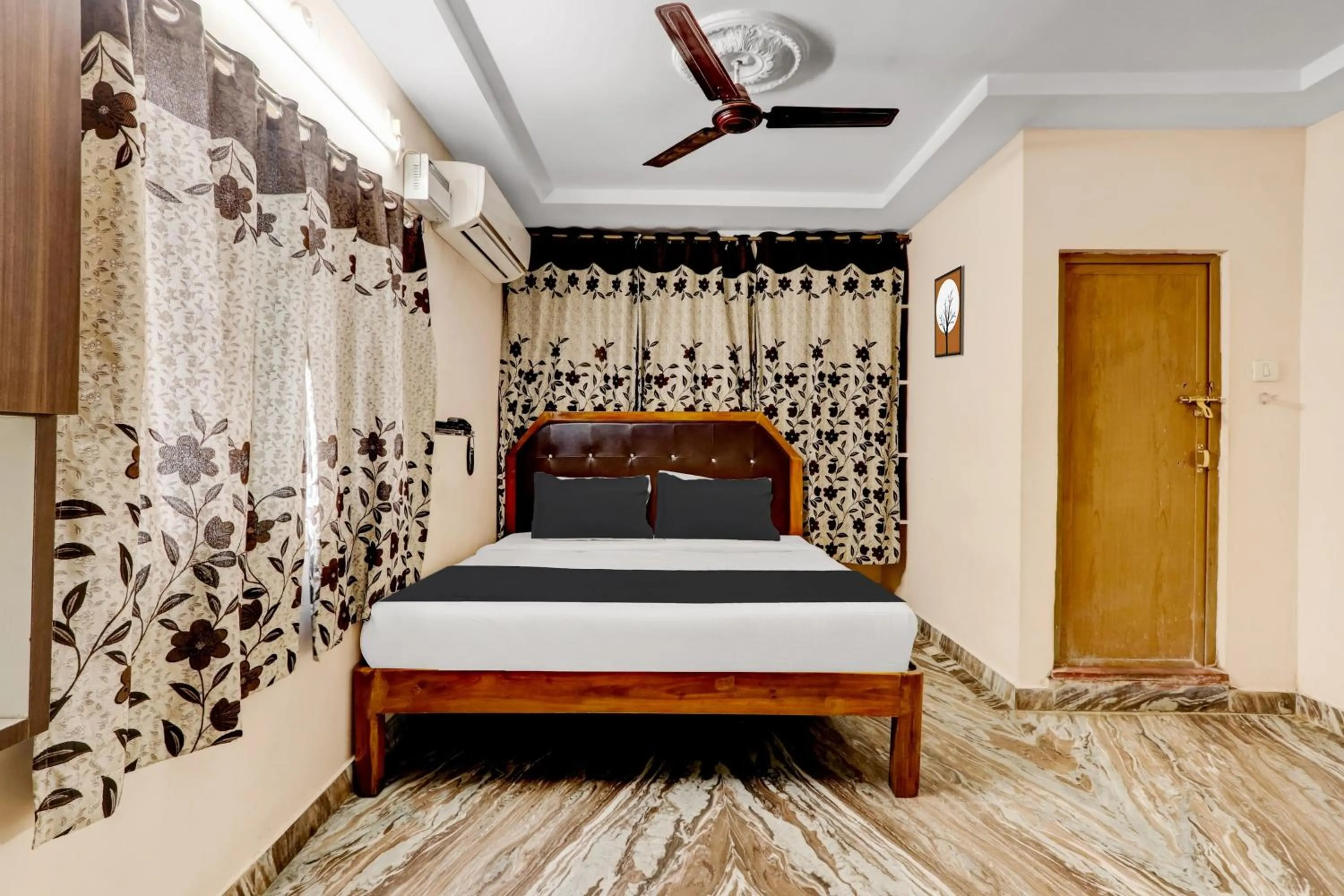 Bedroom, Bed in Super Hotel O Adarsh Nagar Near Kavya Hospital