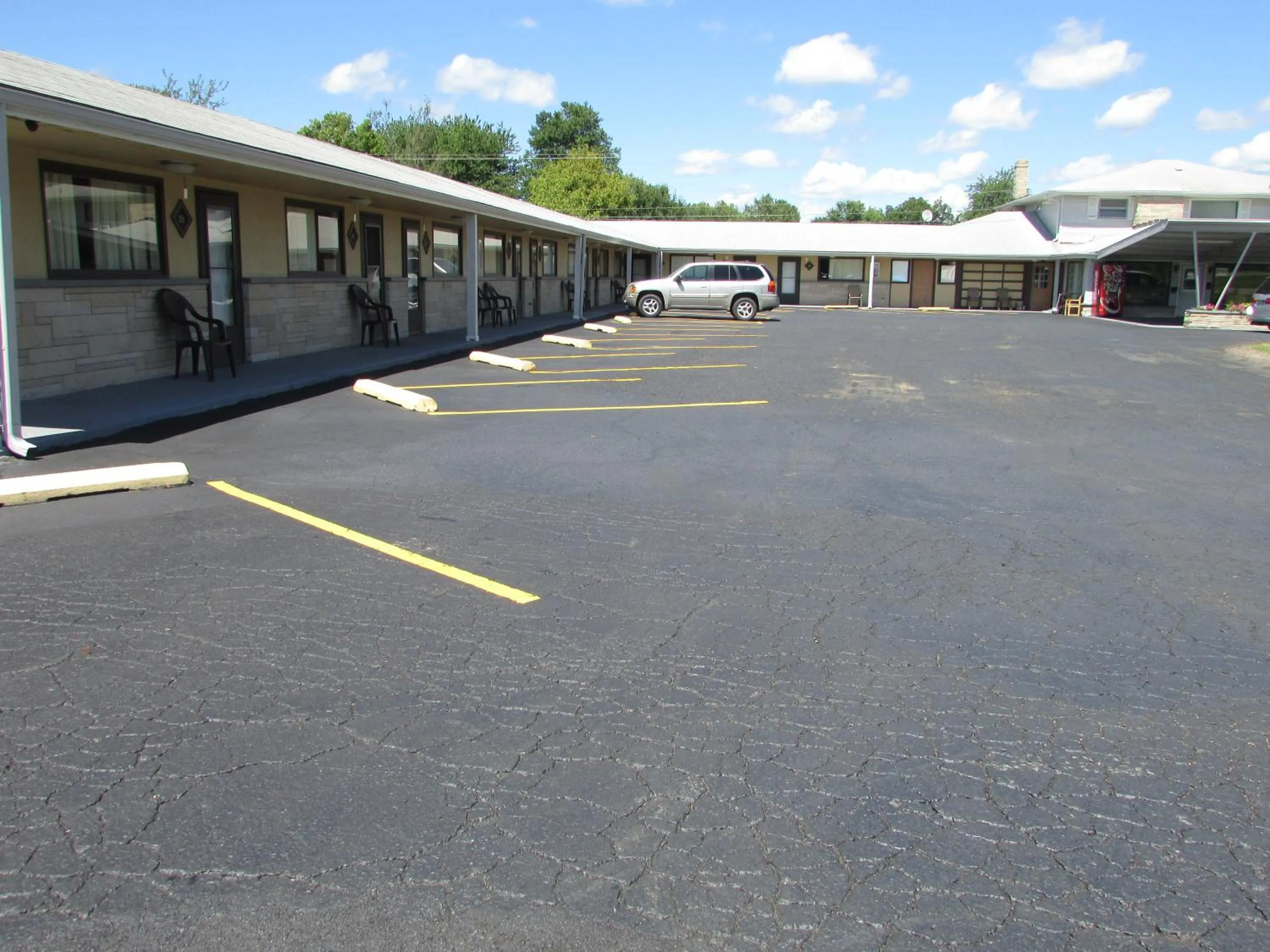 Property building in Gas Lite Motel Lawrenceville