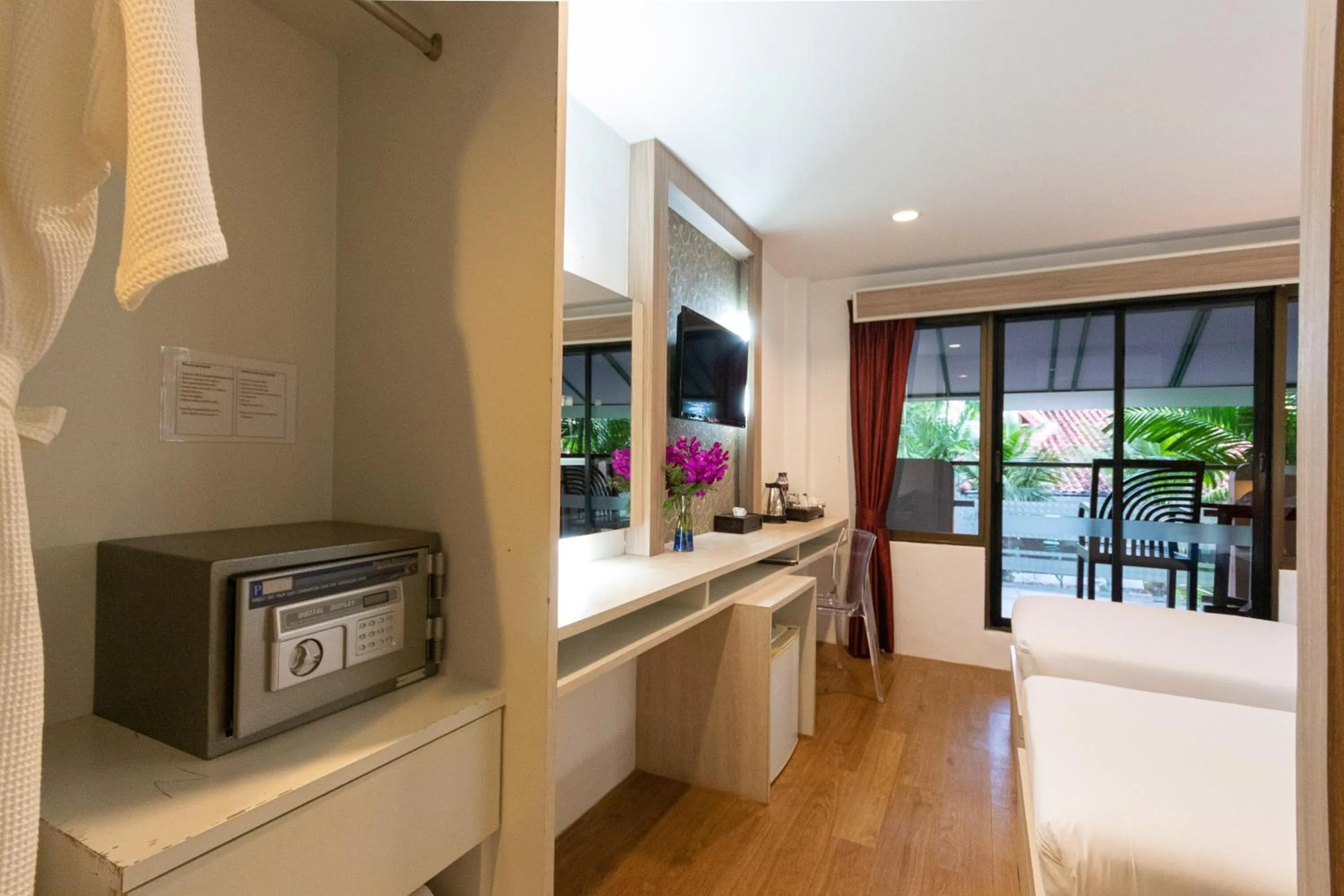 TV and multimedia in Aochalong Villa Resort & Spa - SHA Plus