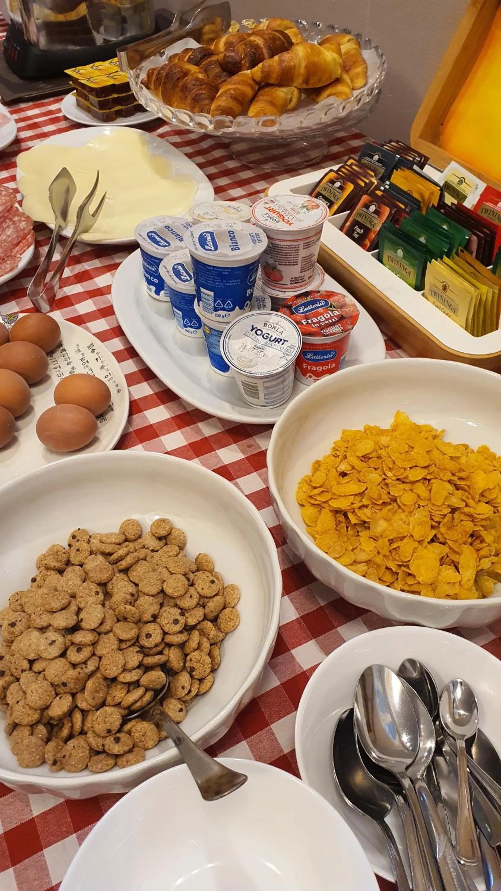 Food and drinks in Hotel Laguna Residence