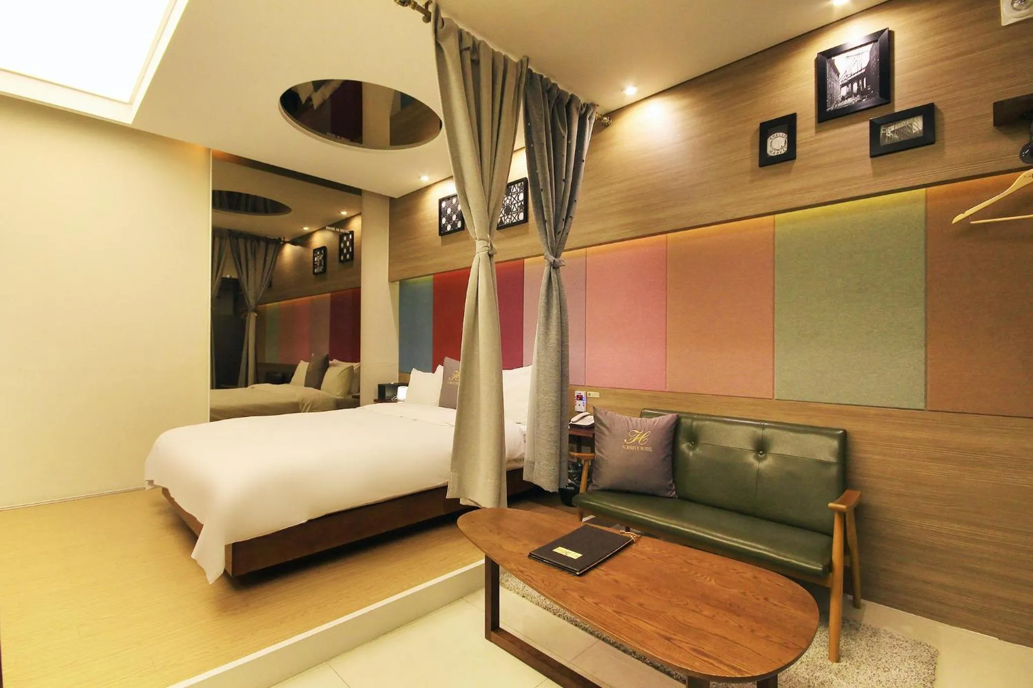 Photo of the whole room in H Drive Hotel