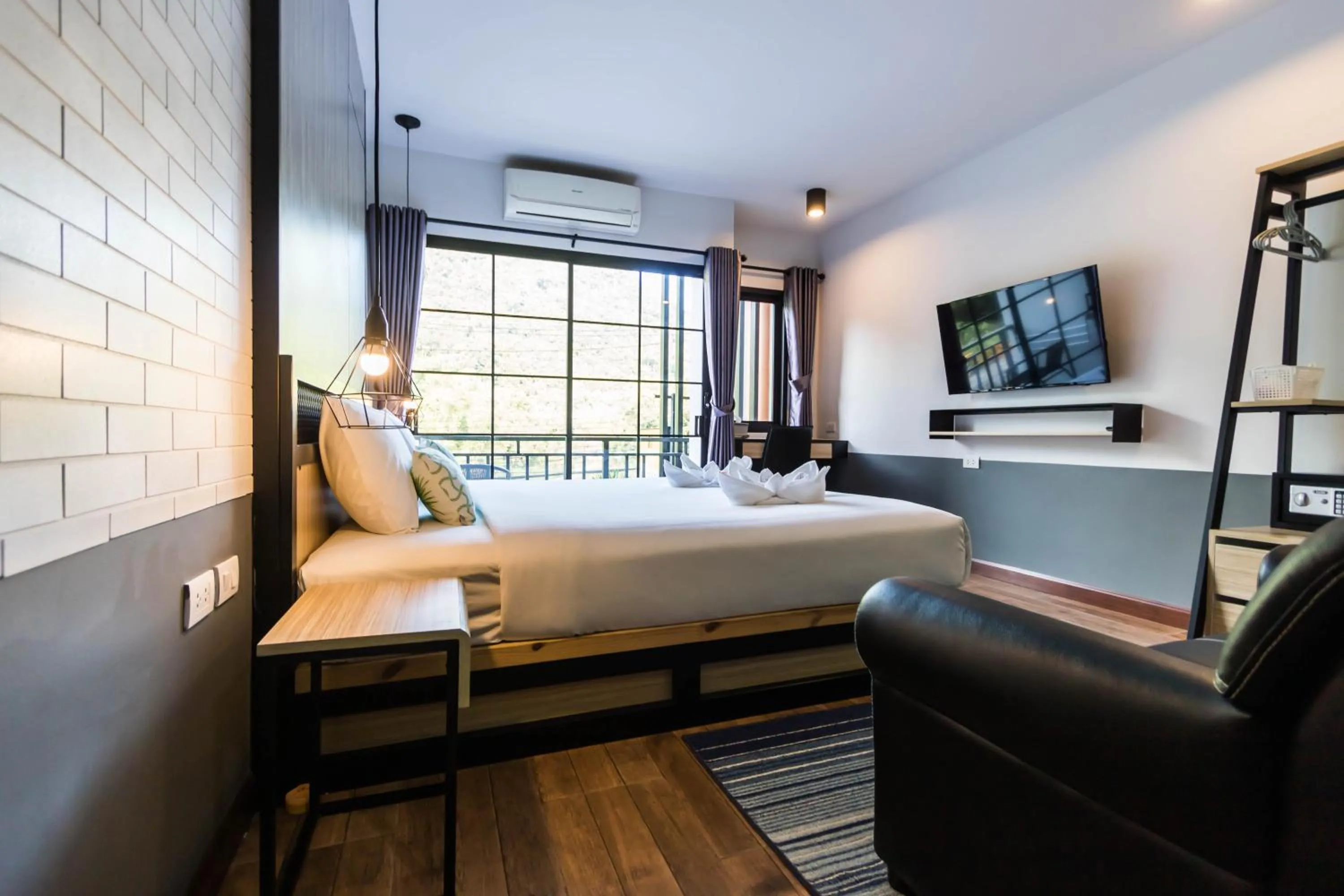 Bed in PP GRAND KAMALA HOTEL-SHA Extra Plus