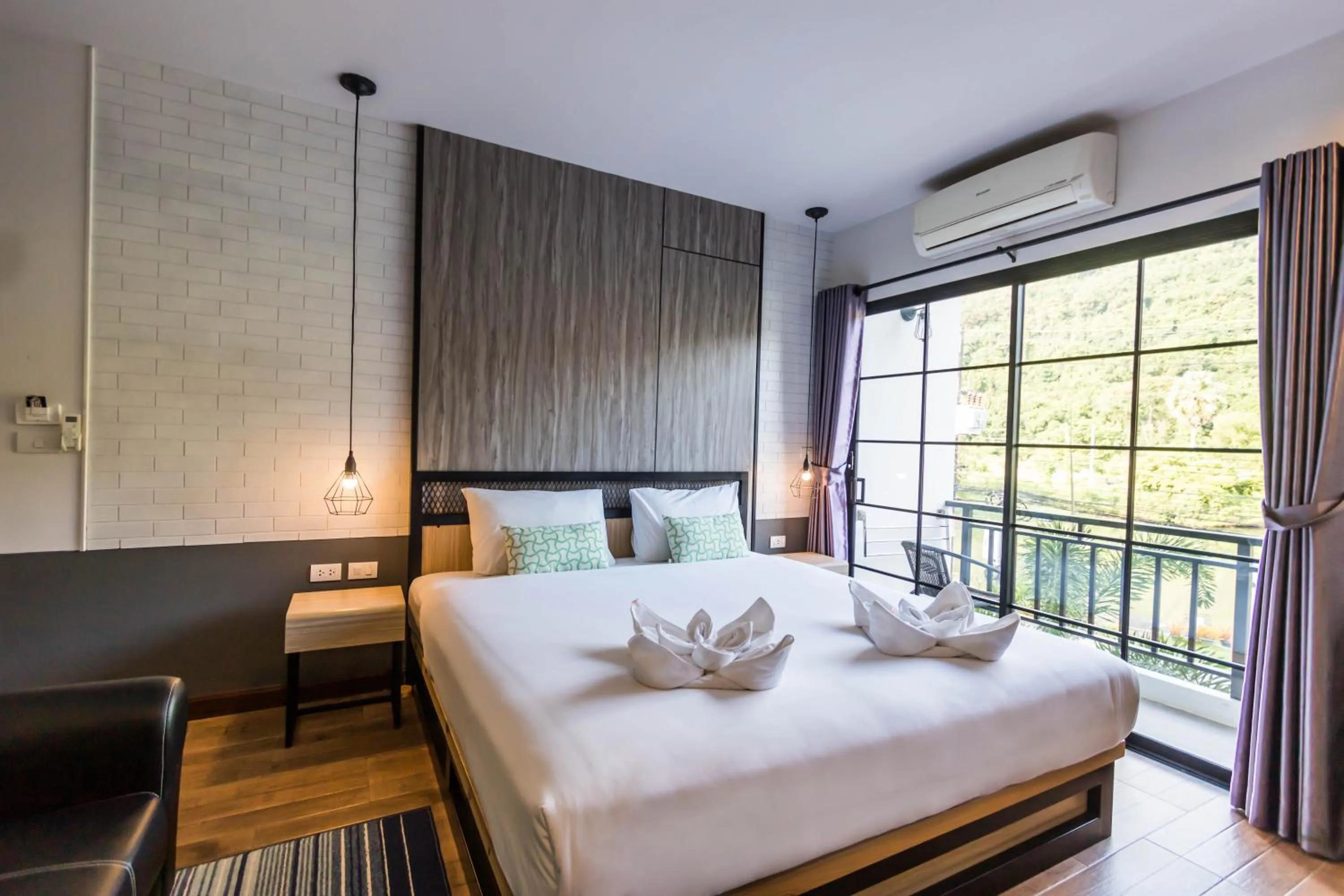 Bed in PP GRAND KAMALA HOTEL-SHA Extra Plus