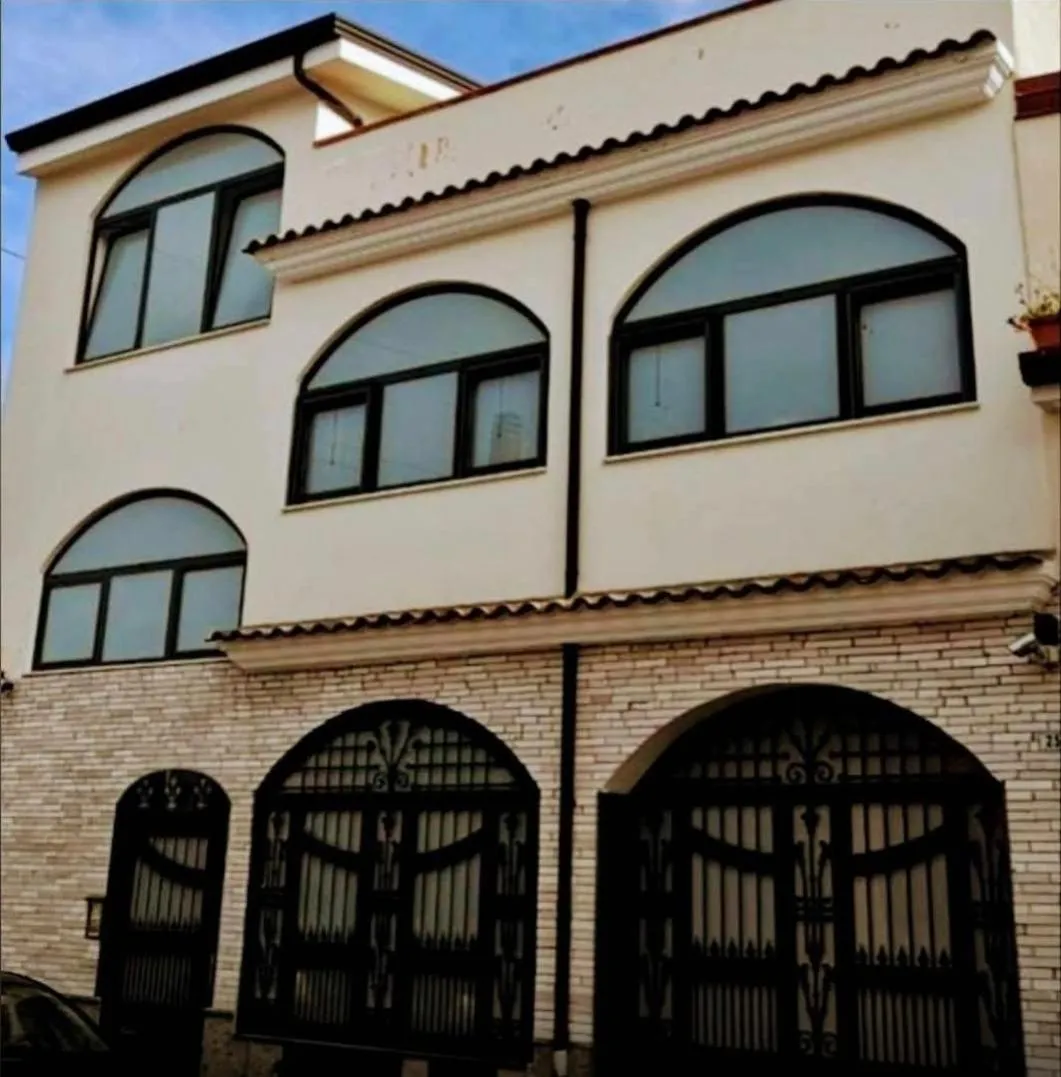 Property building in Casa Ary