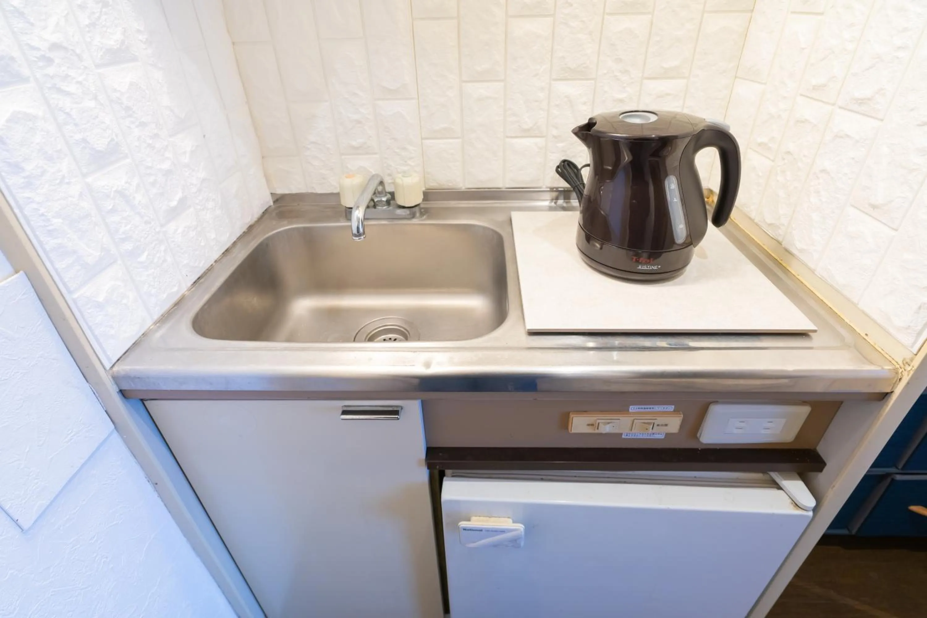 Kitchen or kitchenette in SONIC APARTMENT HOTEL