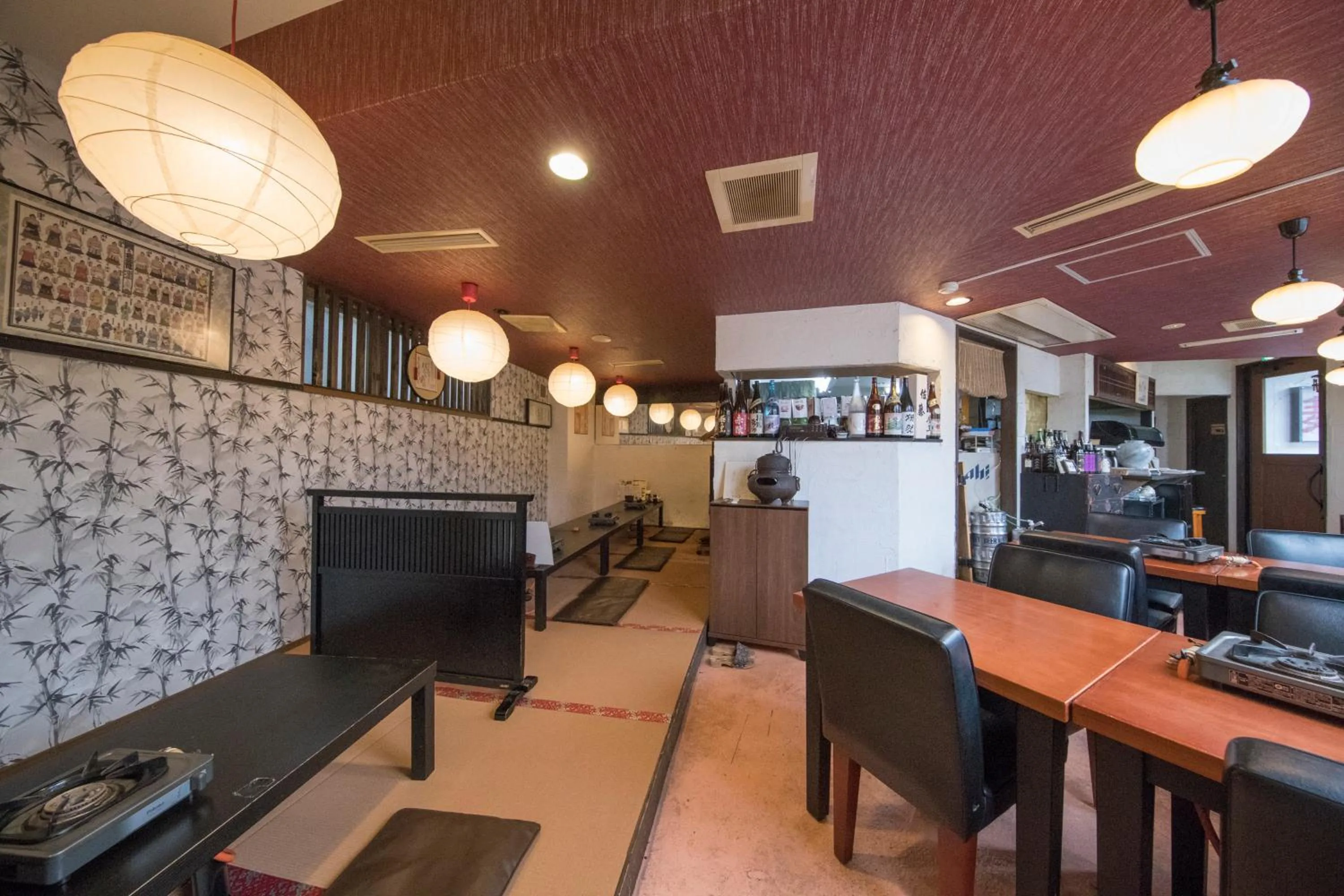 Restaurant/places to eat in SONIC APARTMENT HOTEL