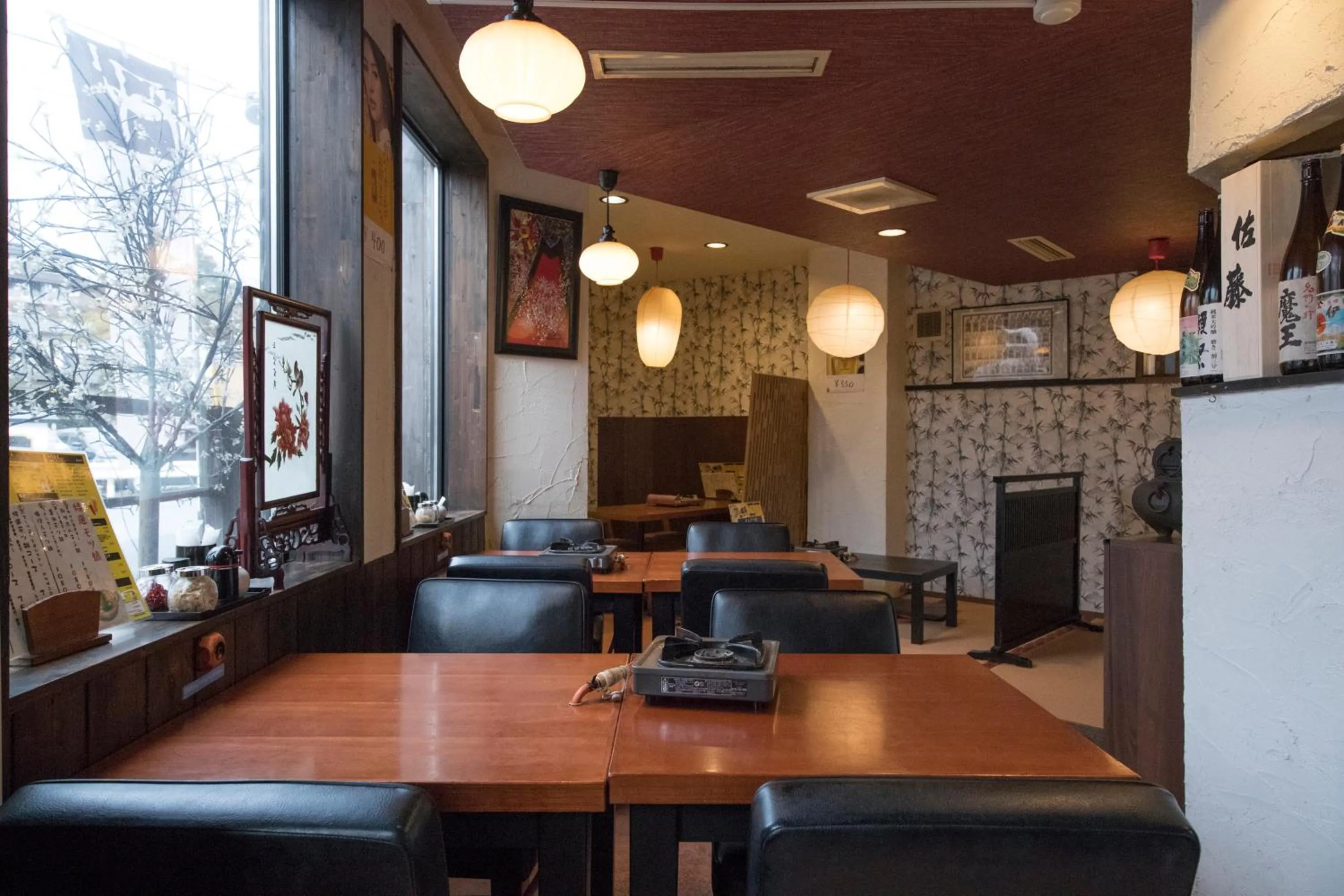 Restaurant/places to eat in SONIC APARTMENT HOTEL