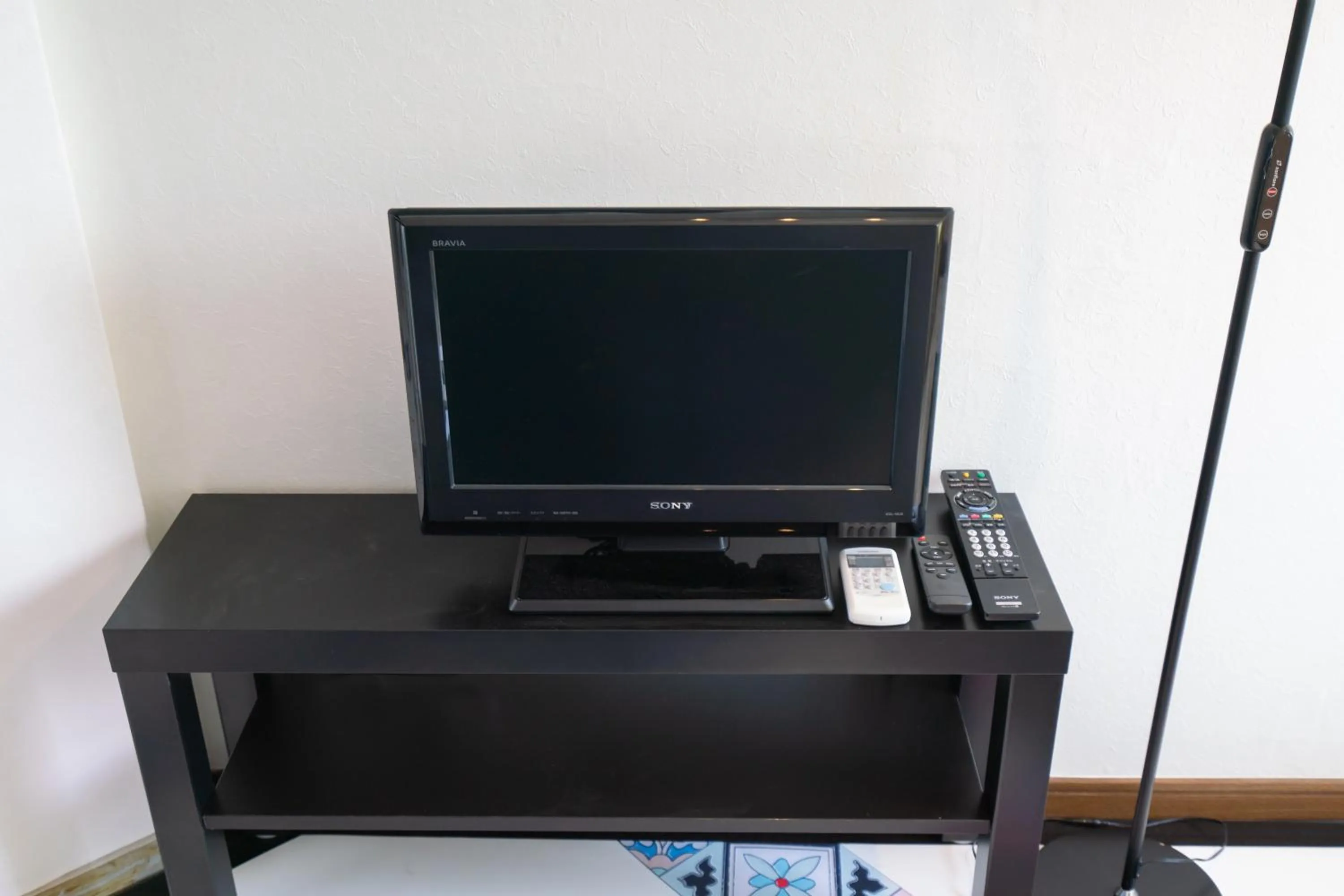 TV and multimedia in SONIC APARTMENT HOTEL