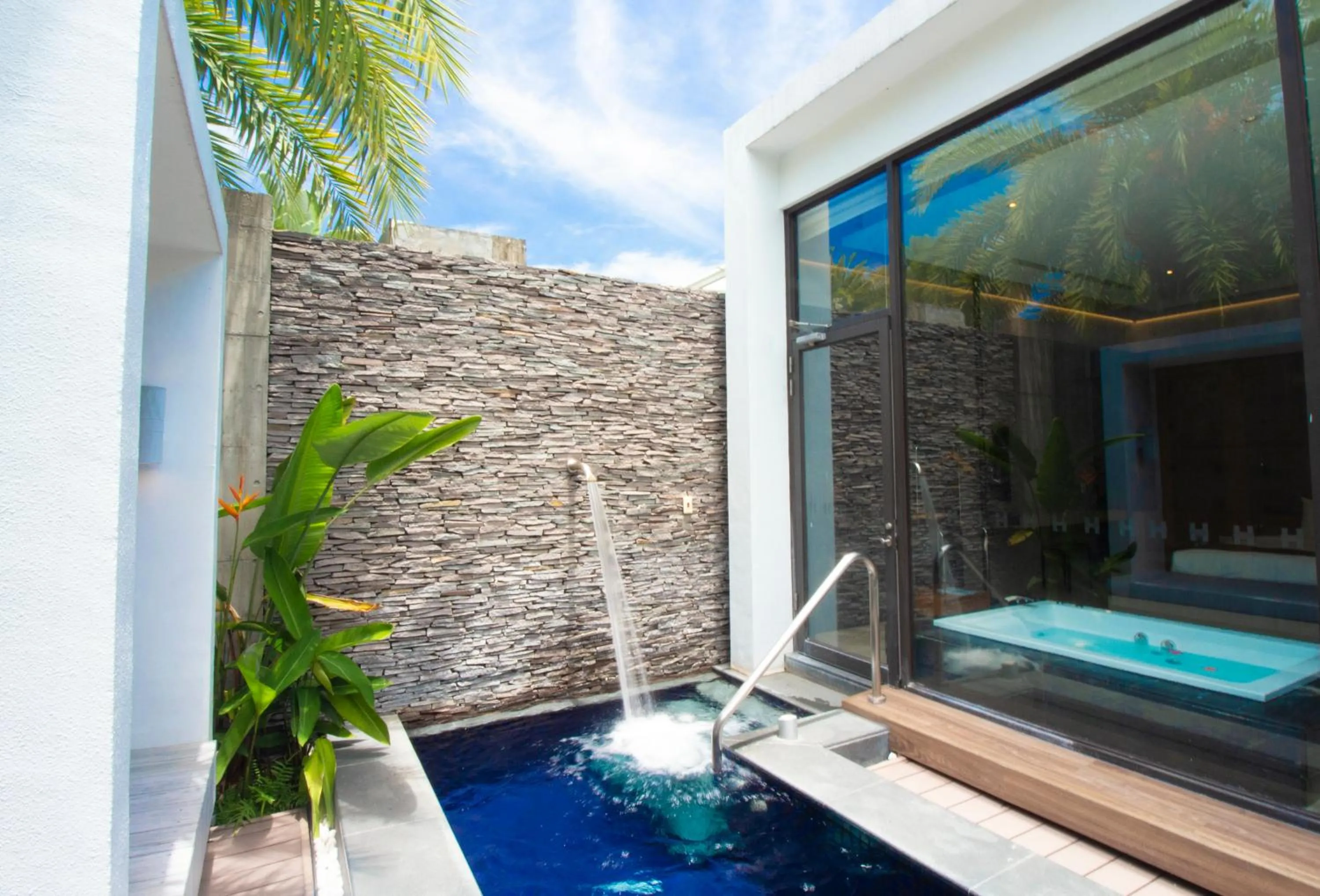 Pool view in H Villa Inn