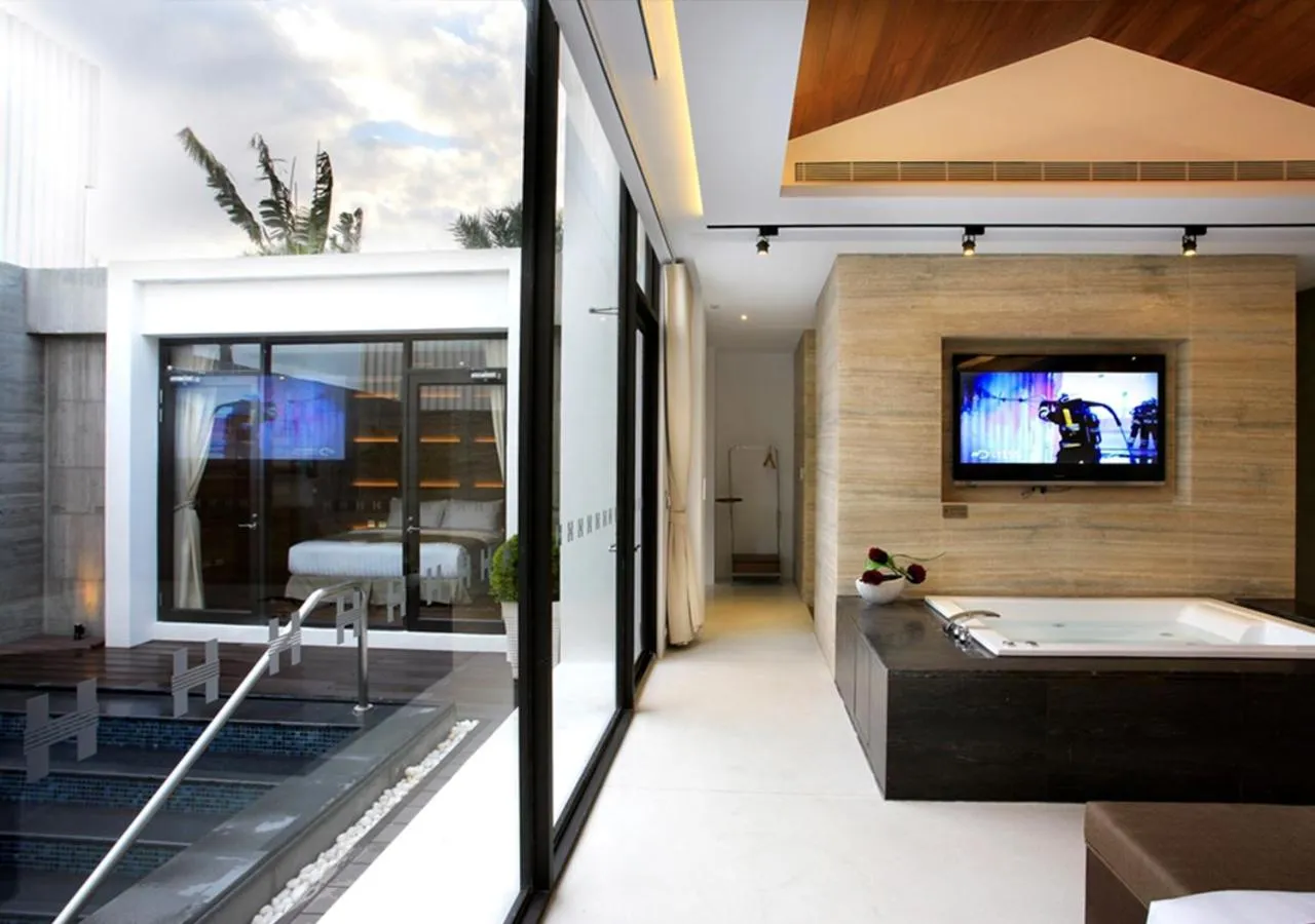 Bathroom, Bed in H Villa Inn